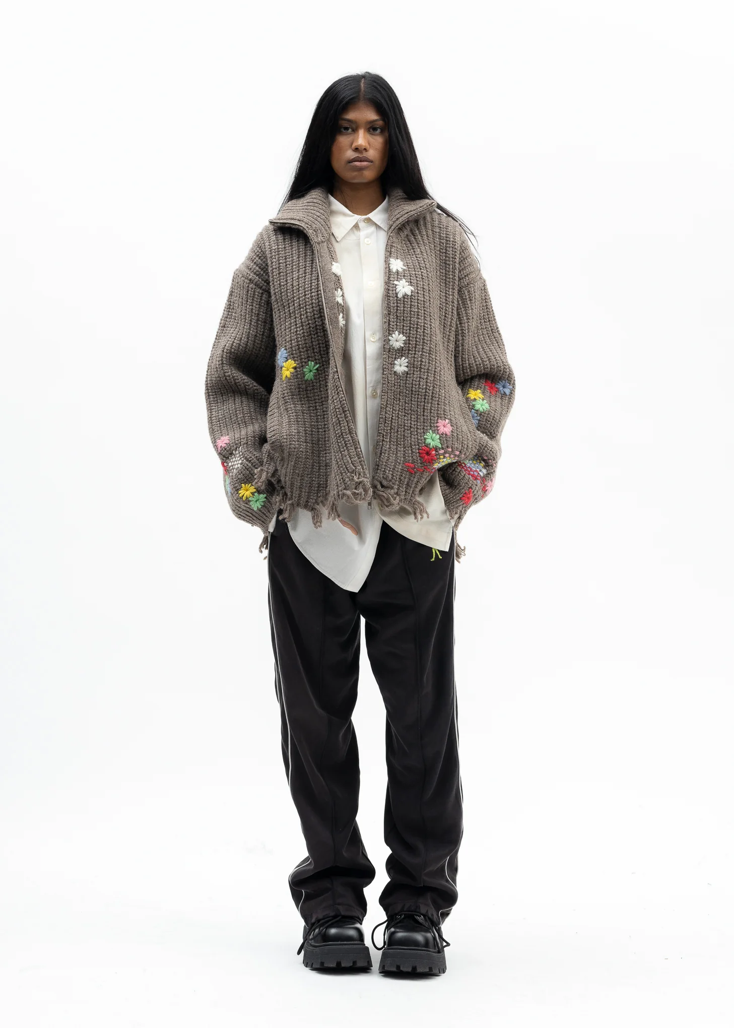 WHITE BANDAGE EMBROIDERY SHIRT - Image 6