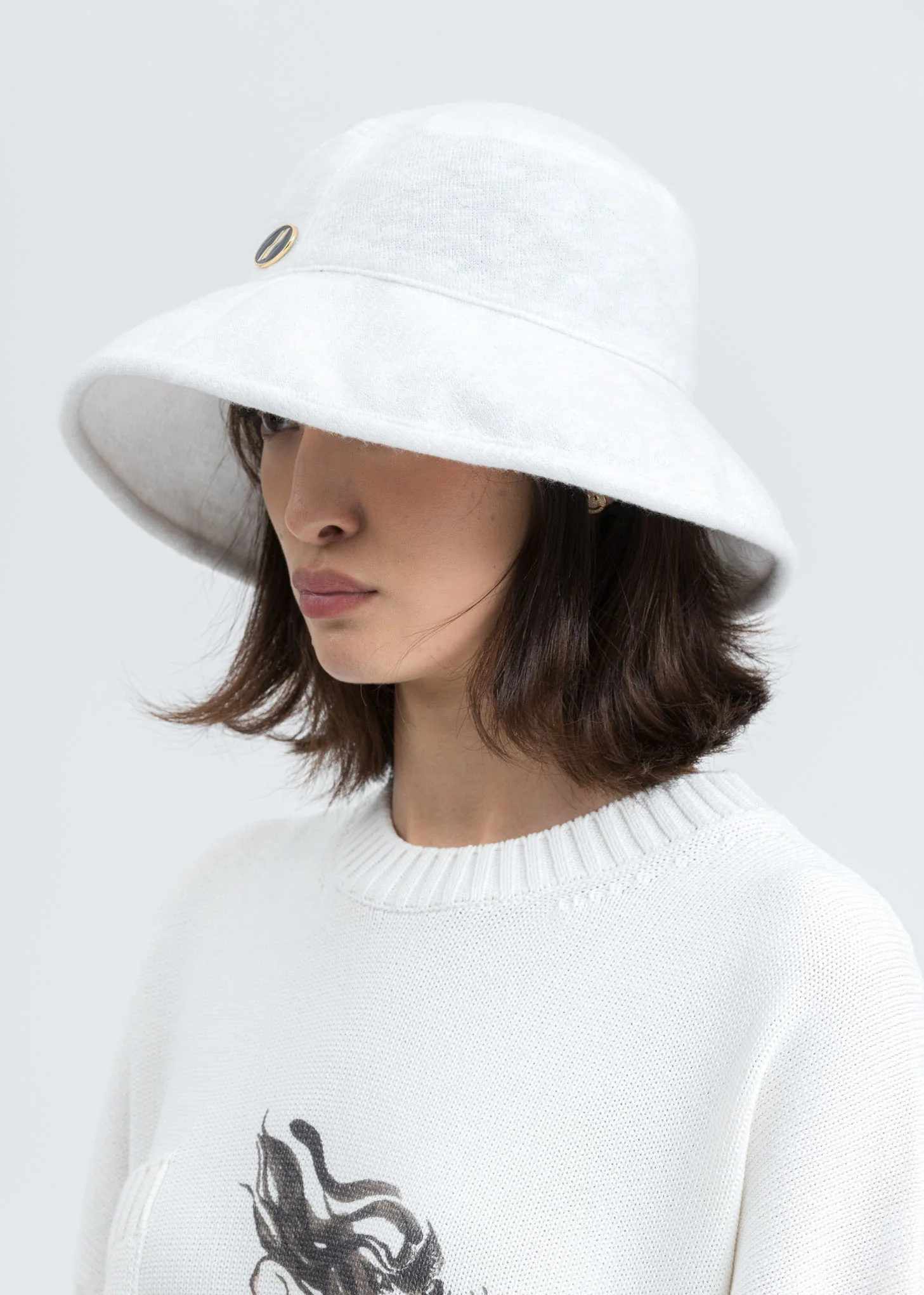White Big Brim Bucket Hat - Image 3