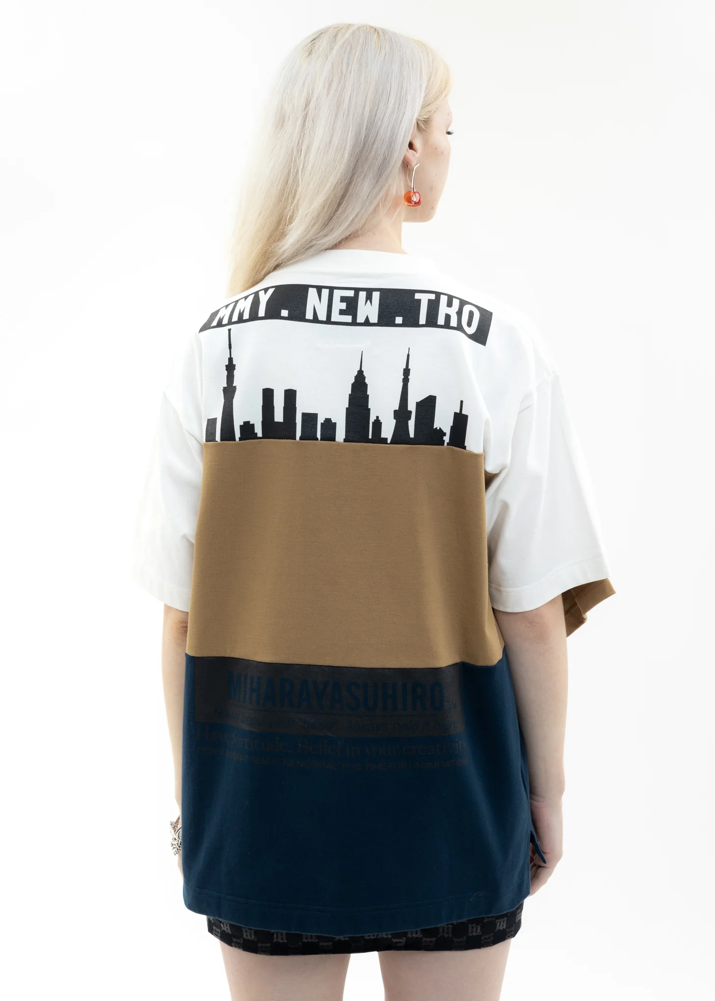White Border Docking T-Shirt - Image 2
