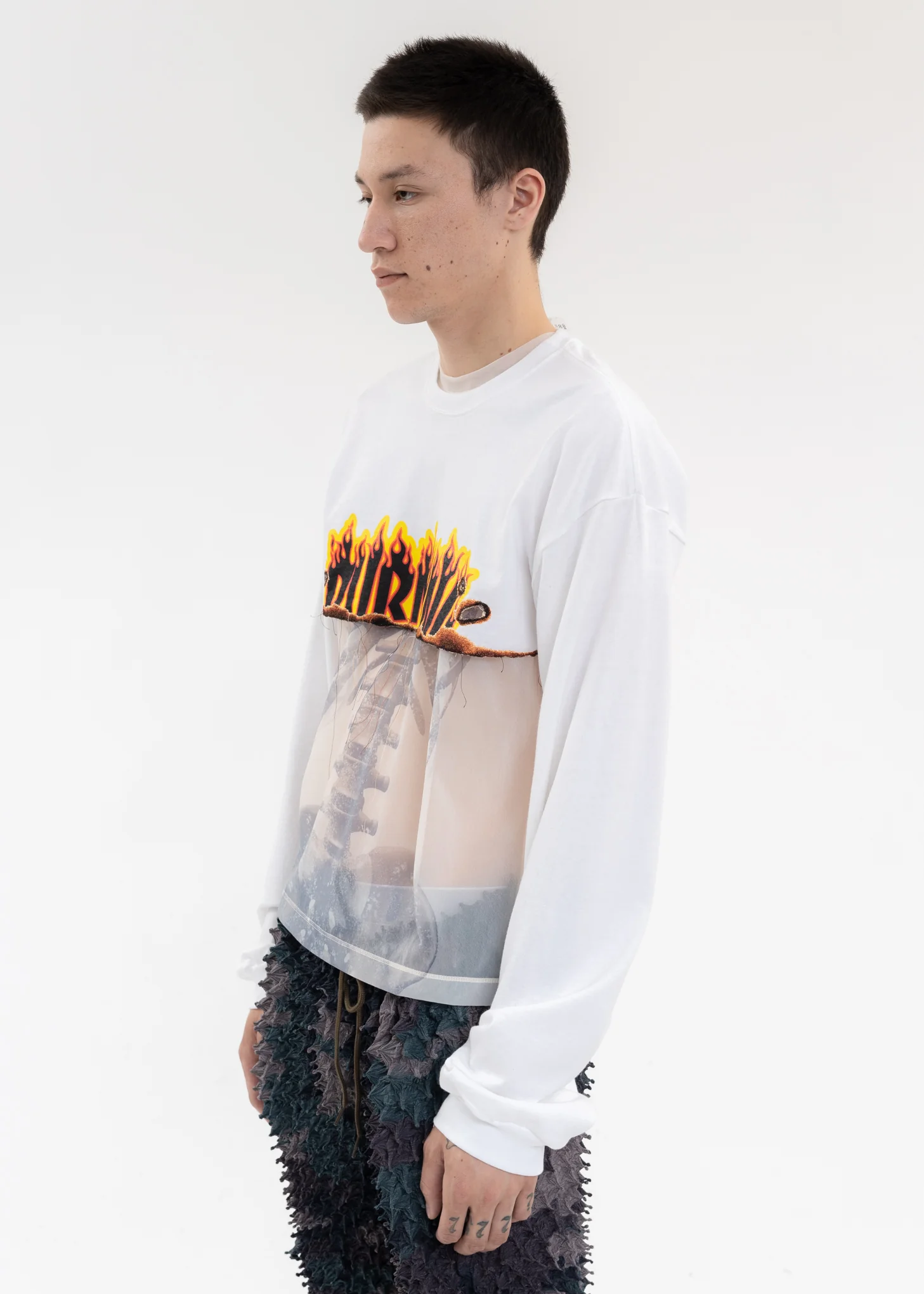 White BURNING EMBROIDERY CROPPED LONG SLEEVE T-SHIRT - Image 3