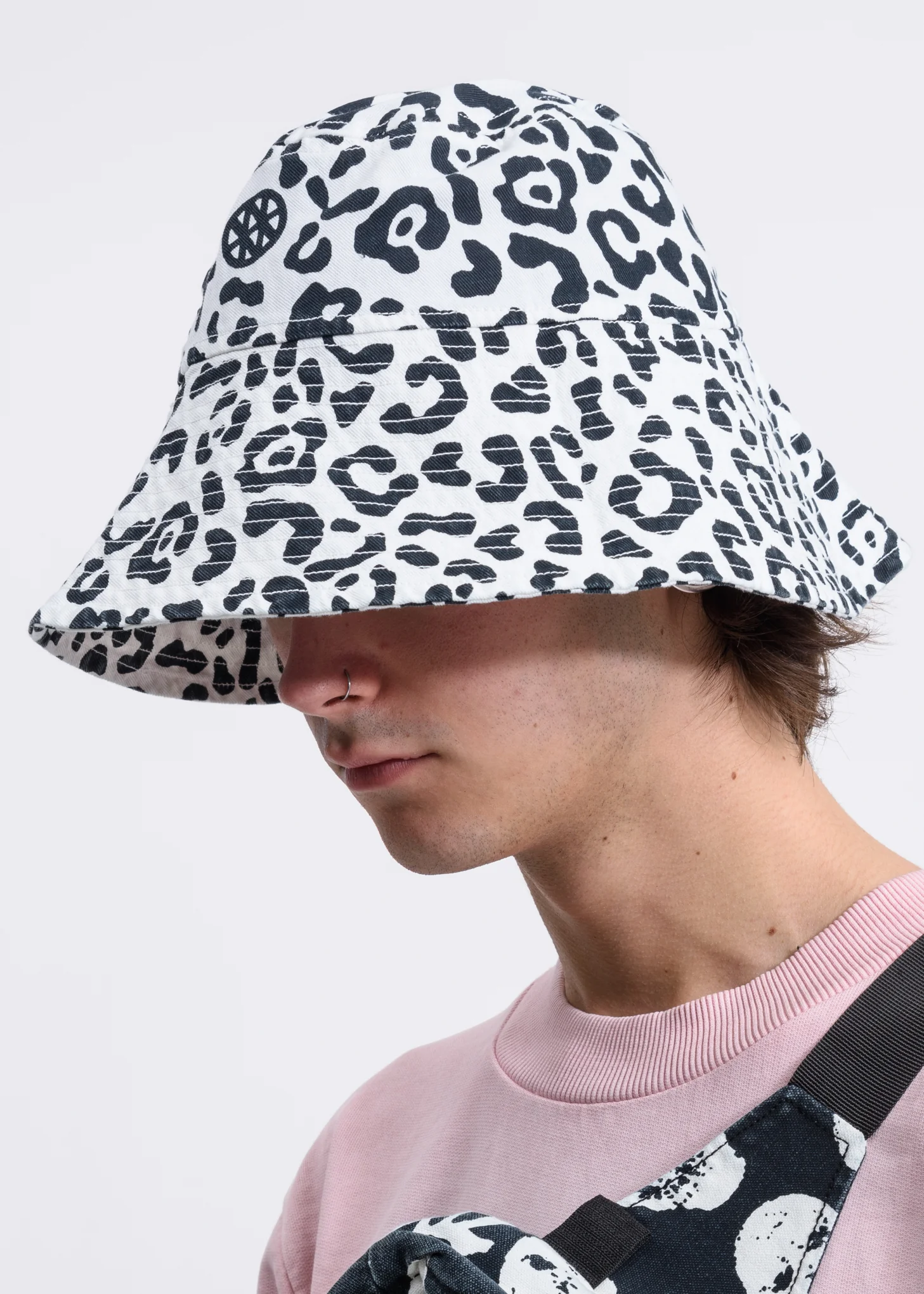 White Chaos Leopard Bucket Hat