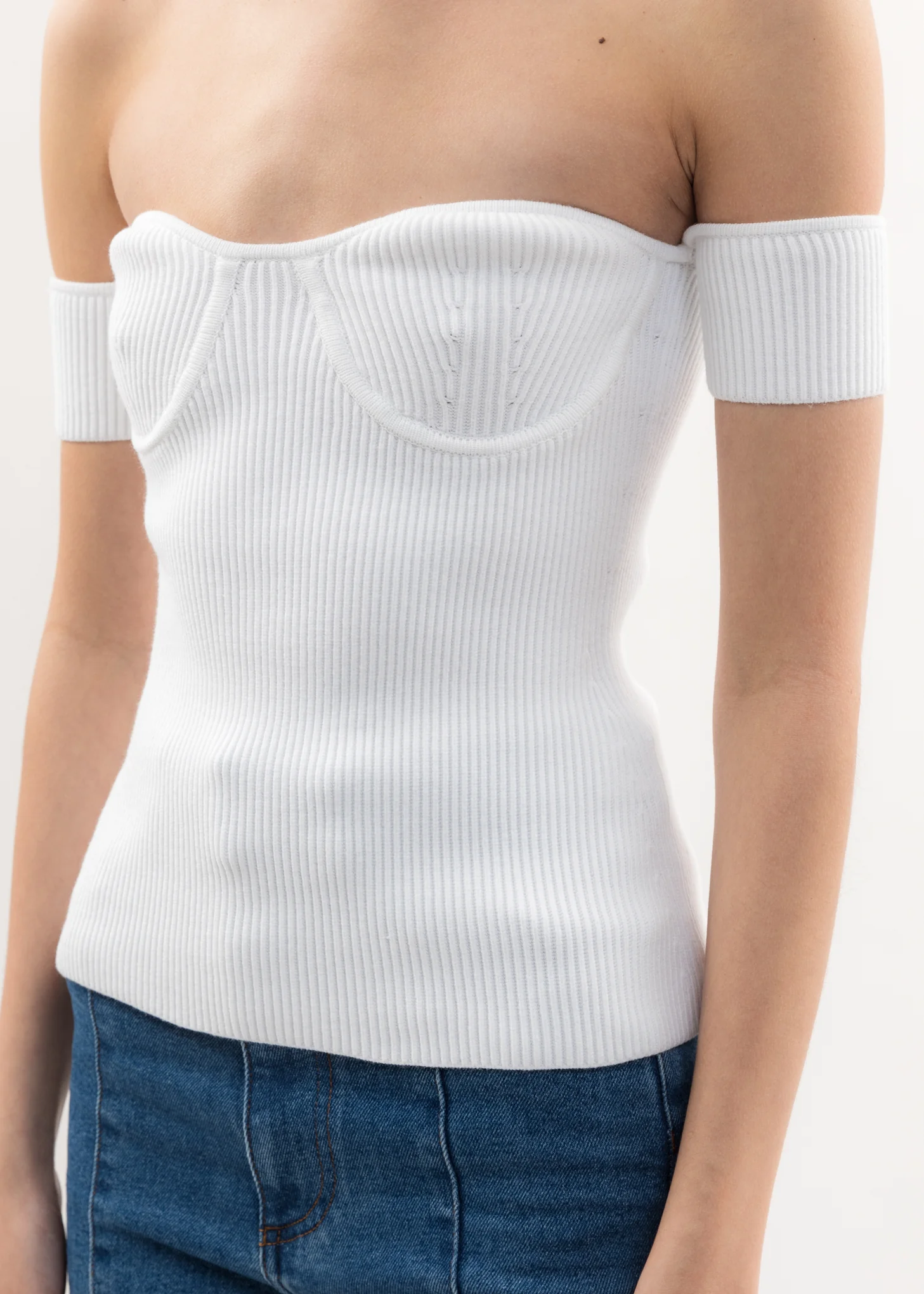 White Contour Pinched Top - Image 3