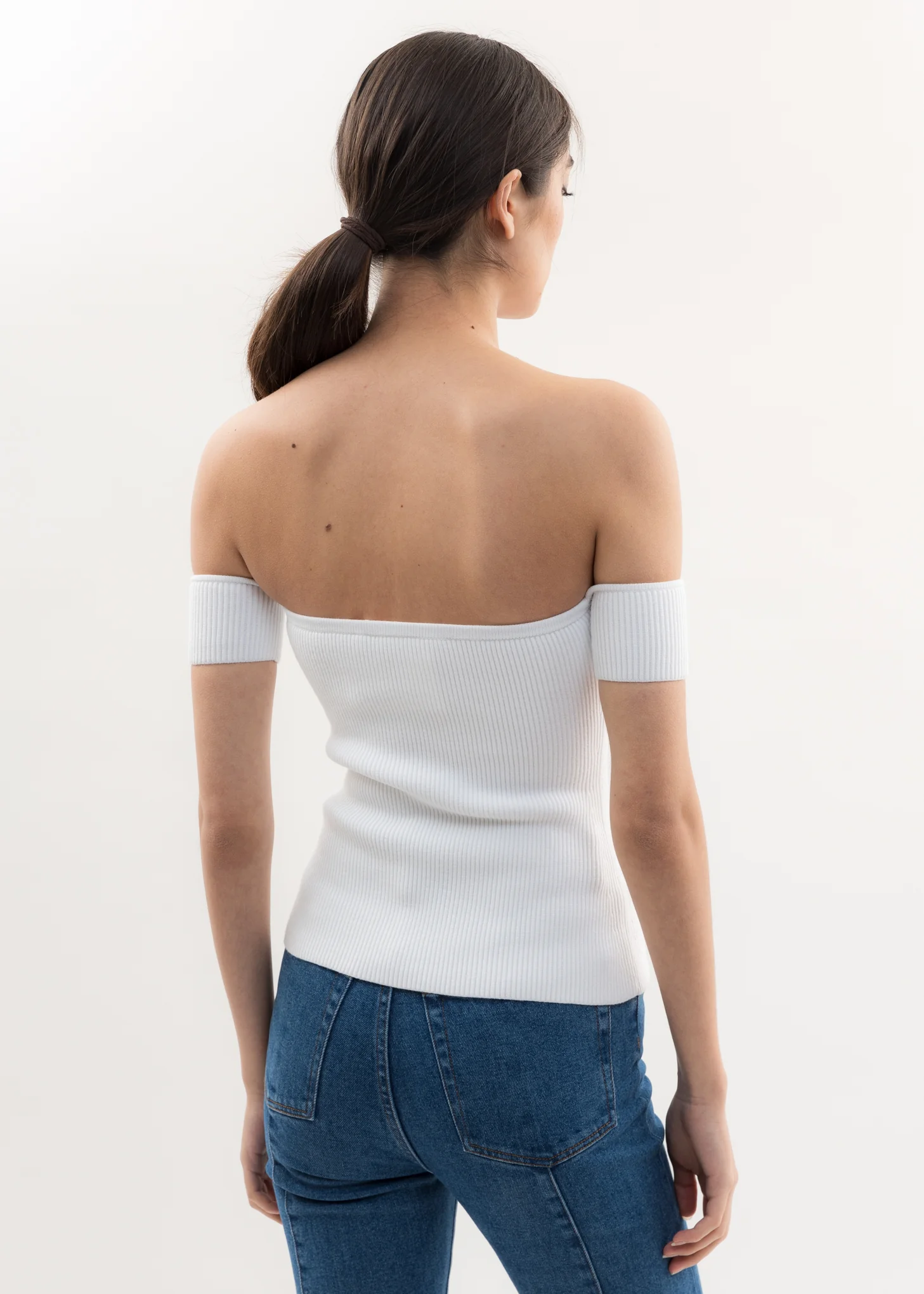 White Contour Pinched Top - Image 4