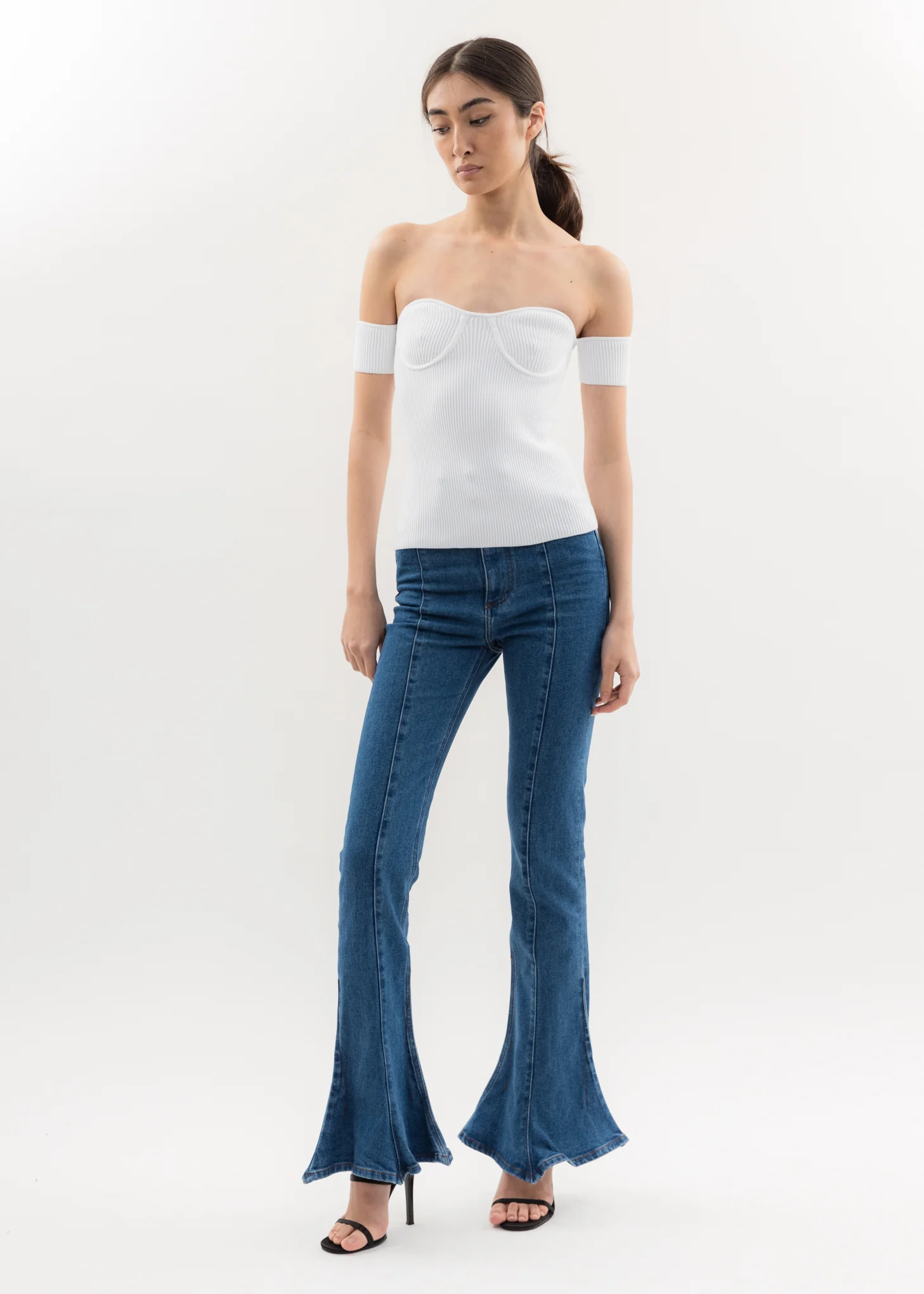 White Contour Pinched Top - Image 5