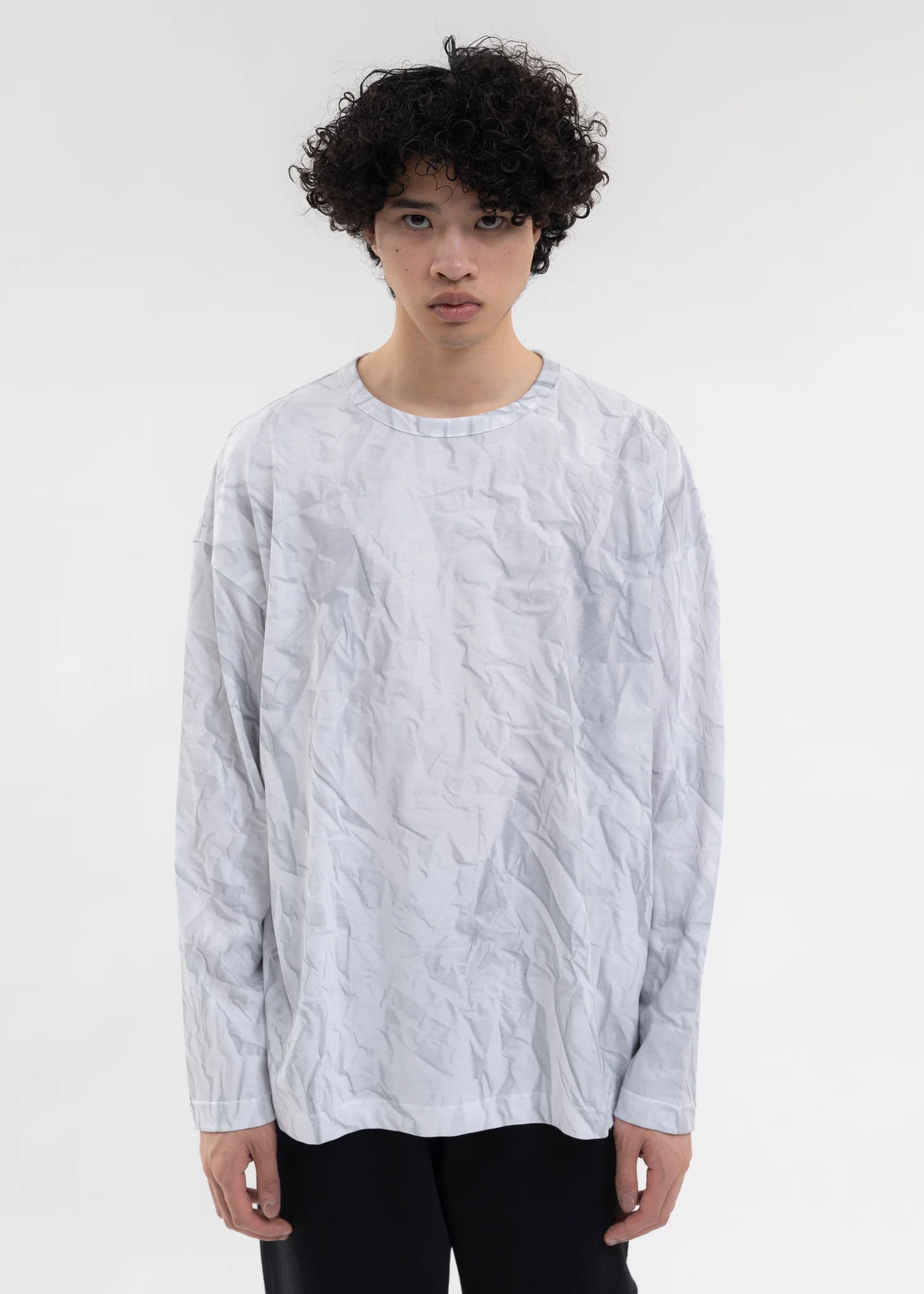 WHITE CRINKLE PRINTED LONG-SLEEVED T-SHIRT