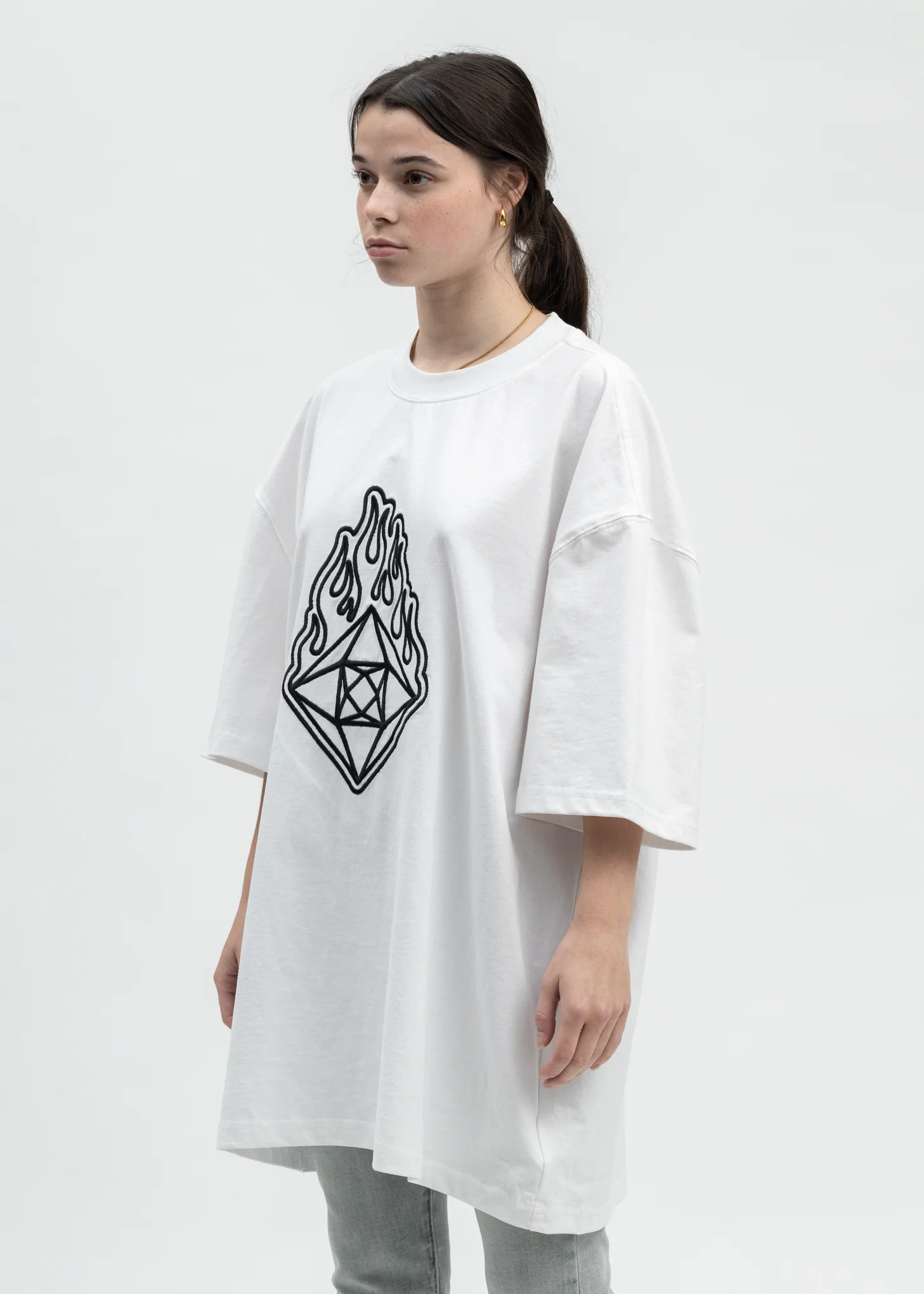 WHITE EMBROIDERY DIAMOND T-SHIRT - Image 4