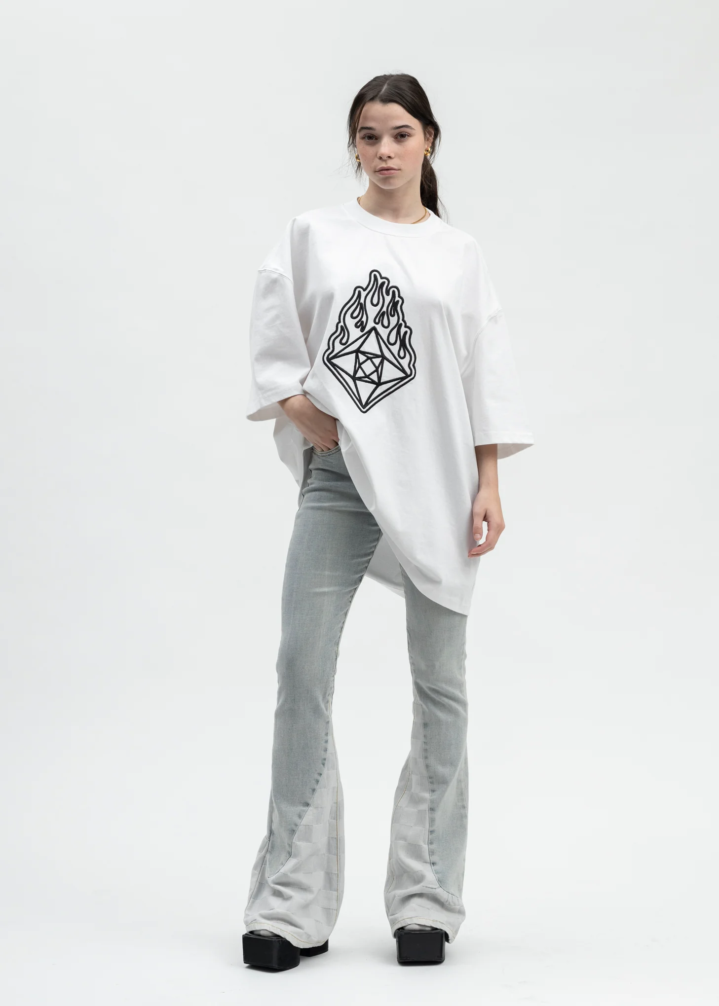 WHITE EMBROIDERY DIAMOND T-SHIRT - Image 5