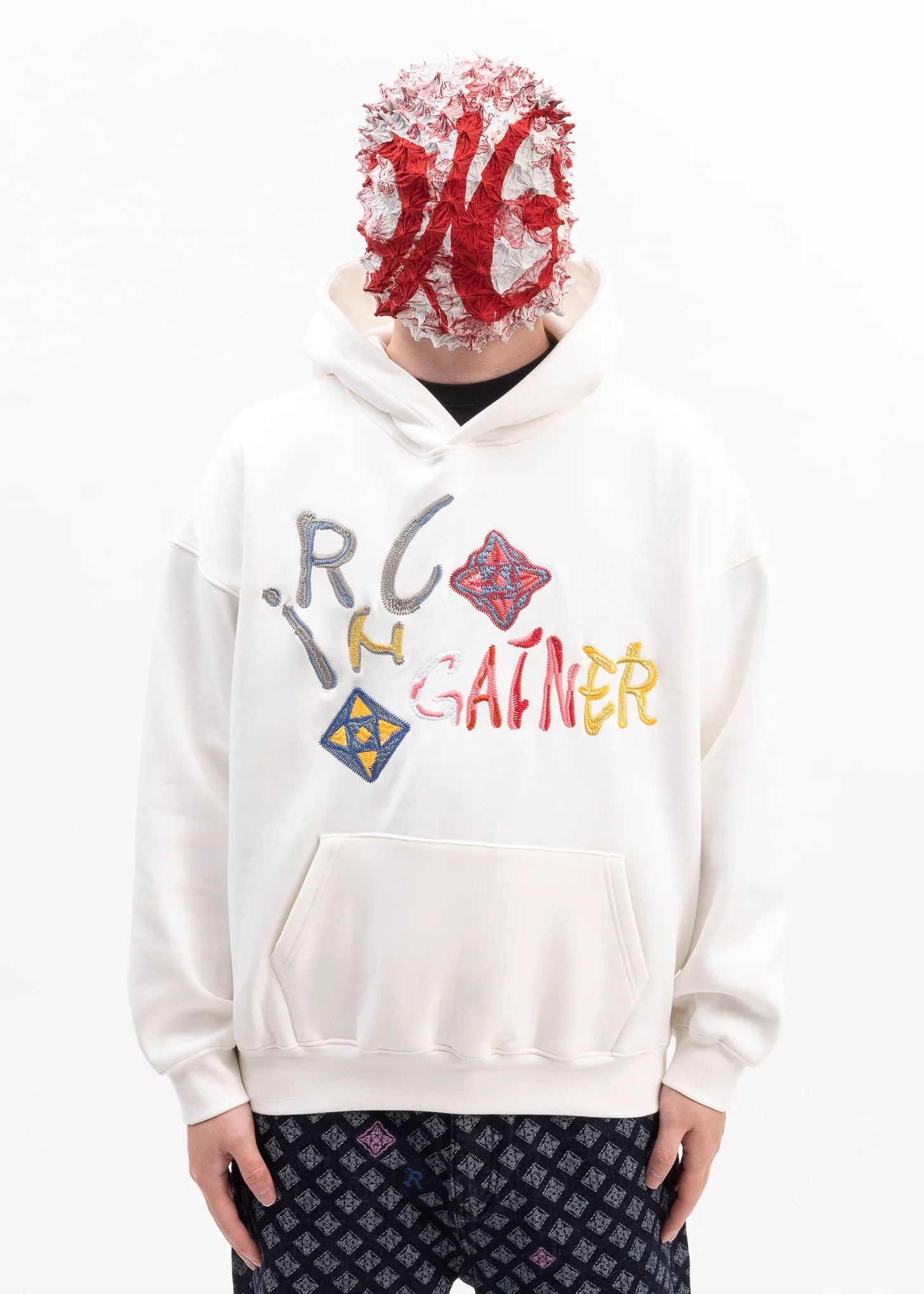 WHITE EMBROIDERY LOGO HOODIES