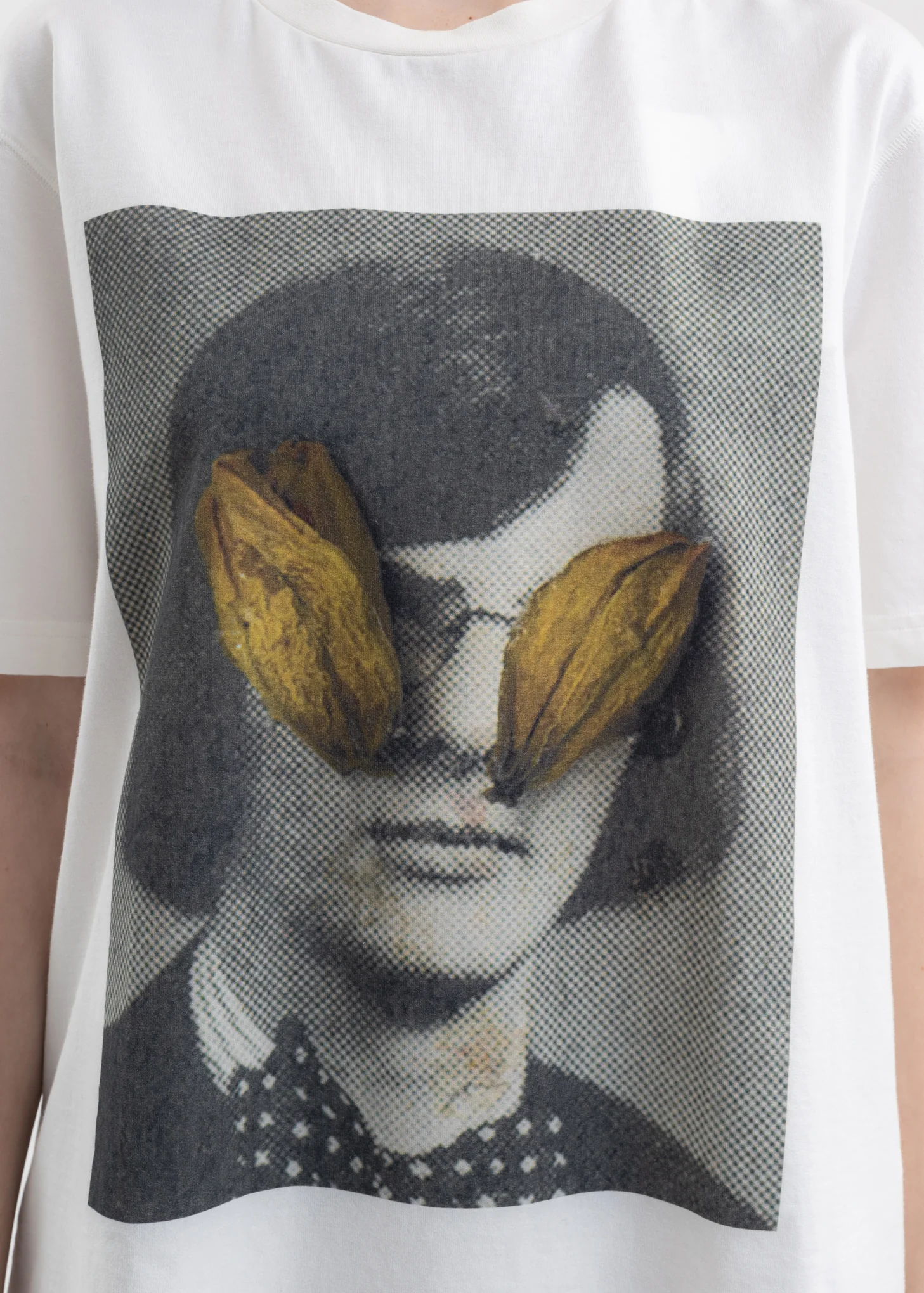 WHITE FLOWER MAN T-SHIRT A - Image 2