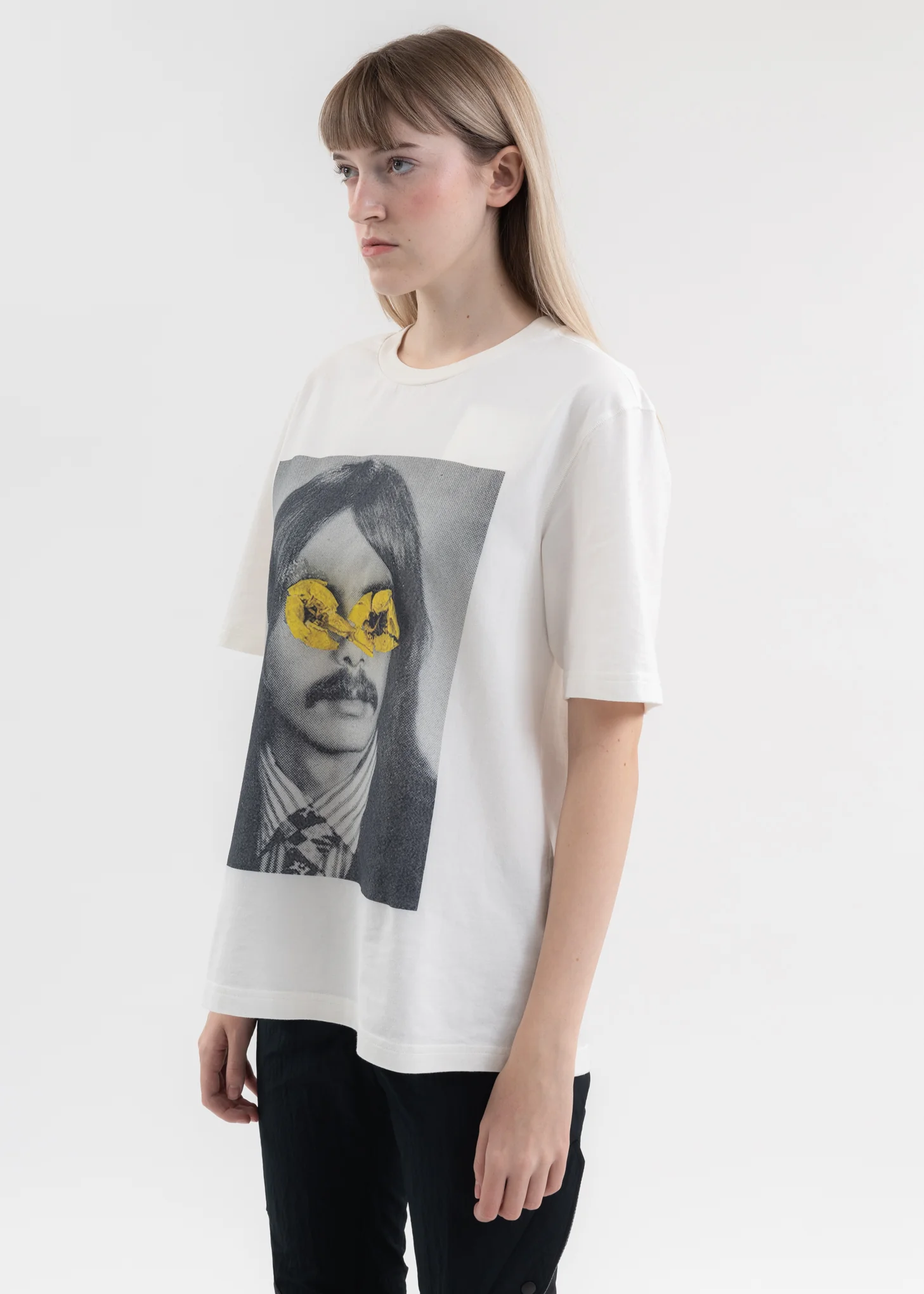 WHITE FLOWER MAN T-SHIRT B - Image 2