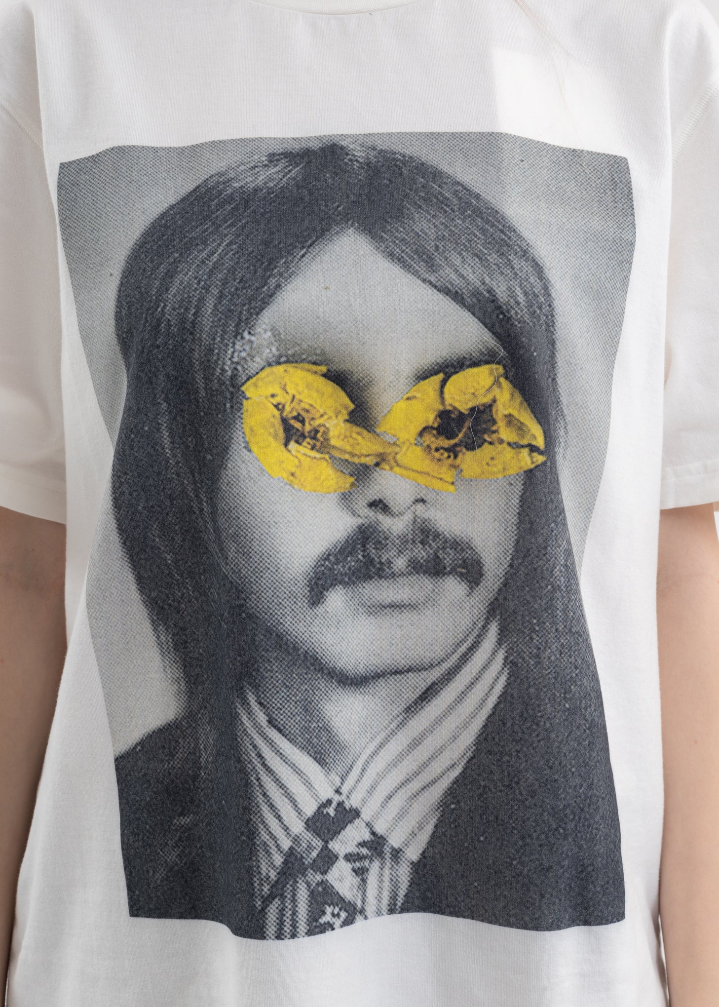 WHITE FLOWER MAN T-SHIRT B - Image 4