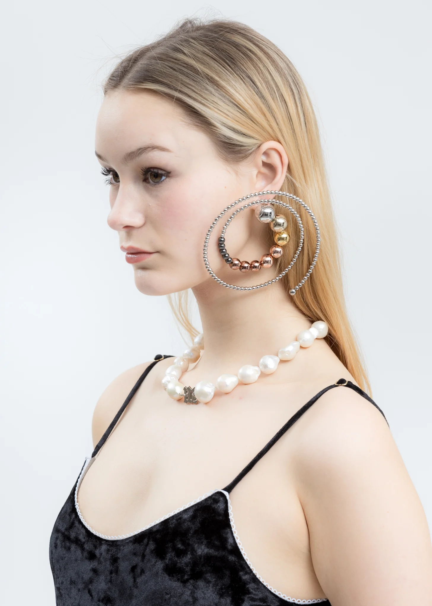 White Full Baroque Pearl Necklace - Image 3