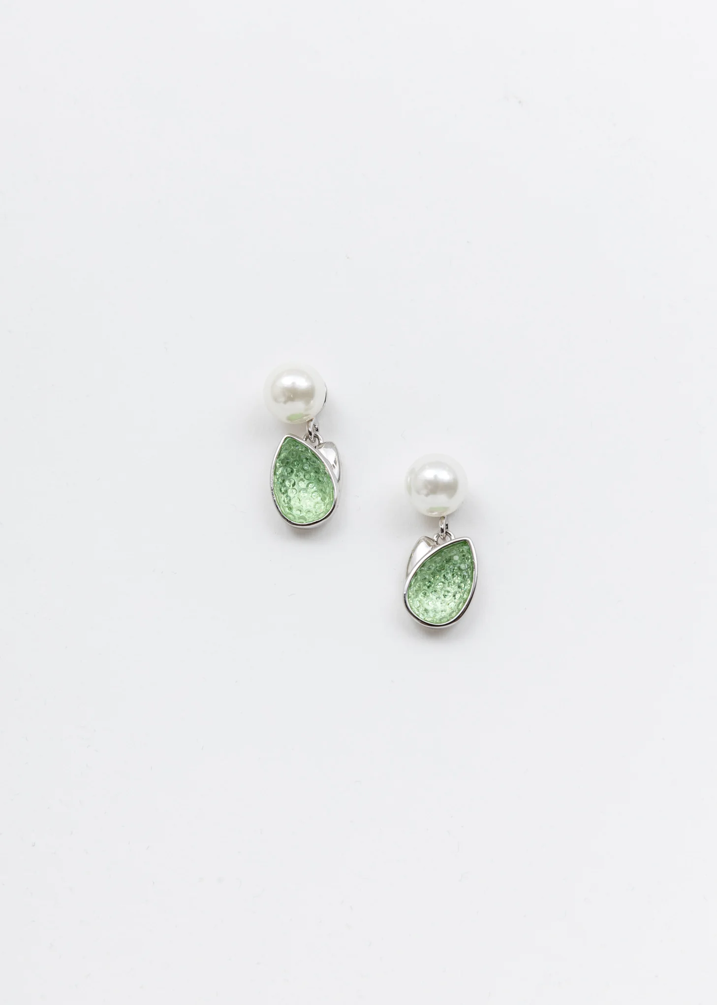 White Gold Green Tulip And Pearl Earring - Single