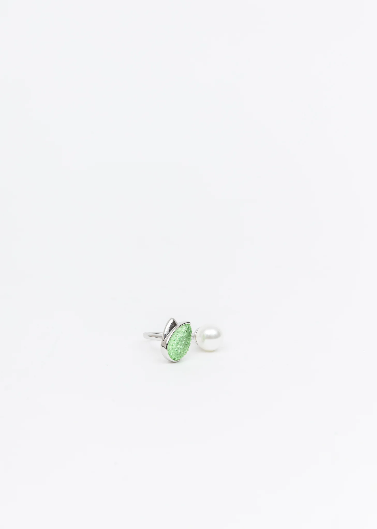 White Gold Green Tulip And Pearl Ring