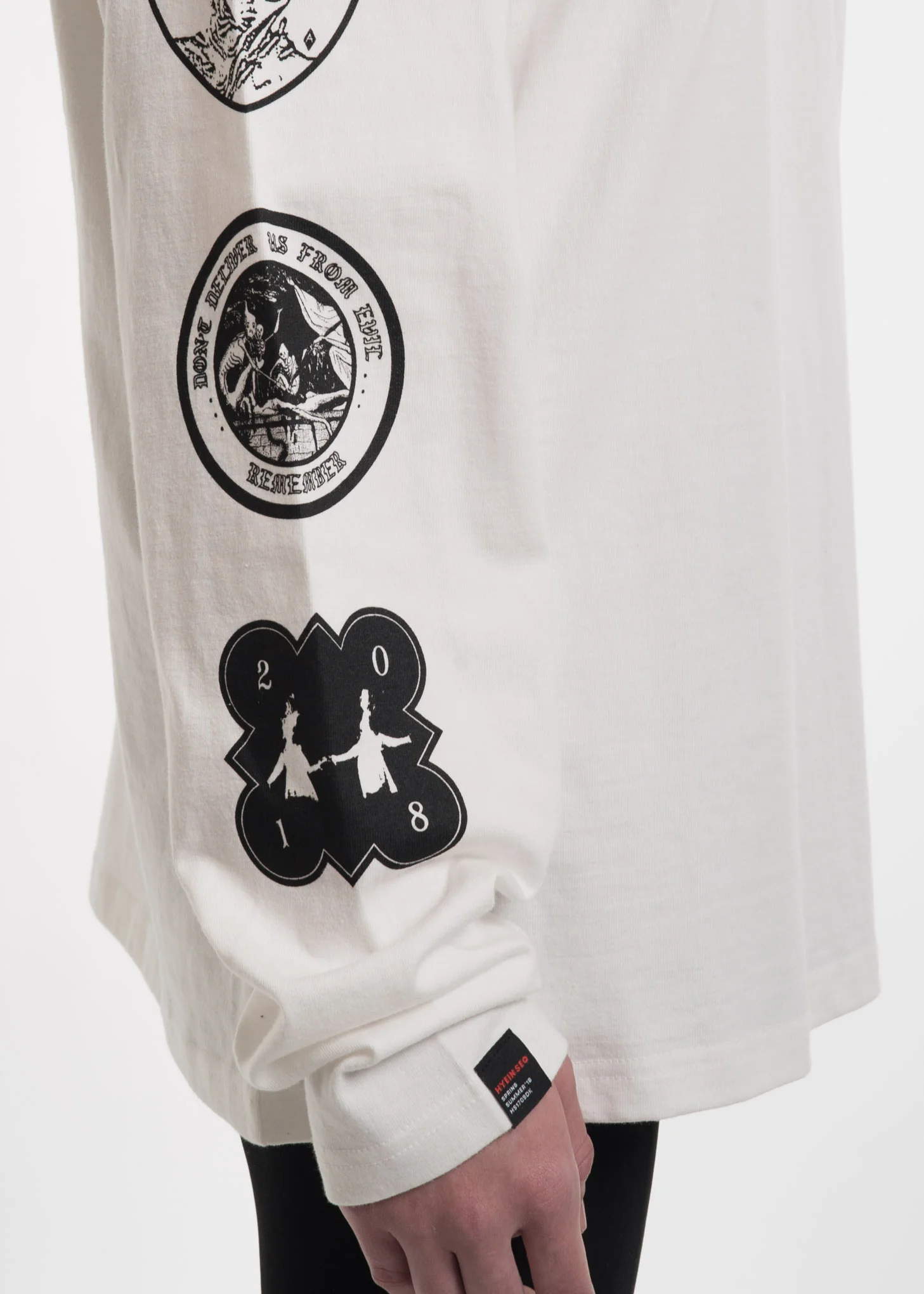 White Graphic L/S T-Shirt - Image 7