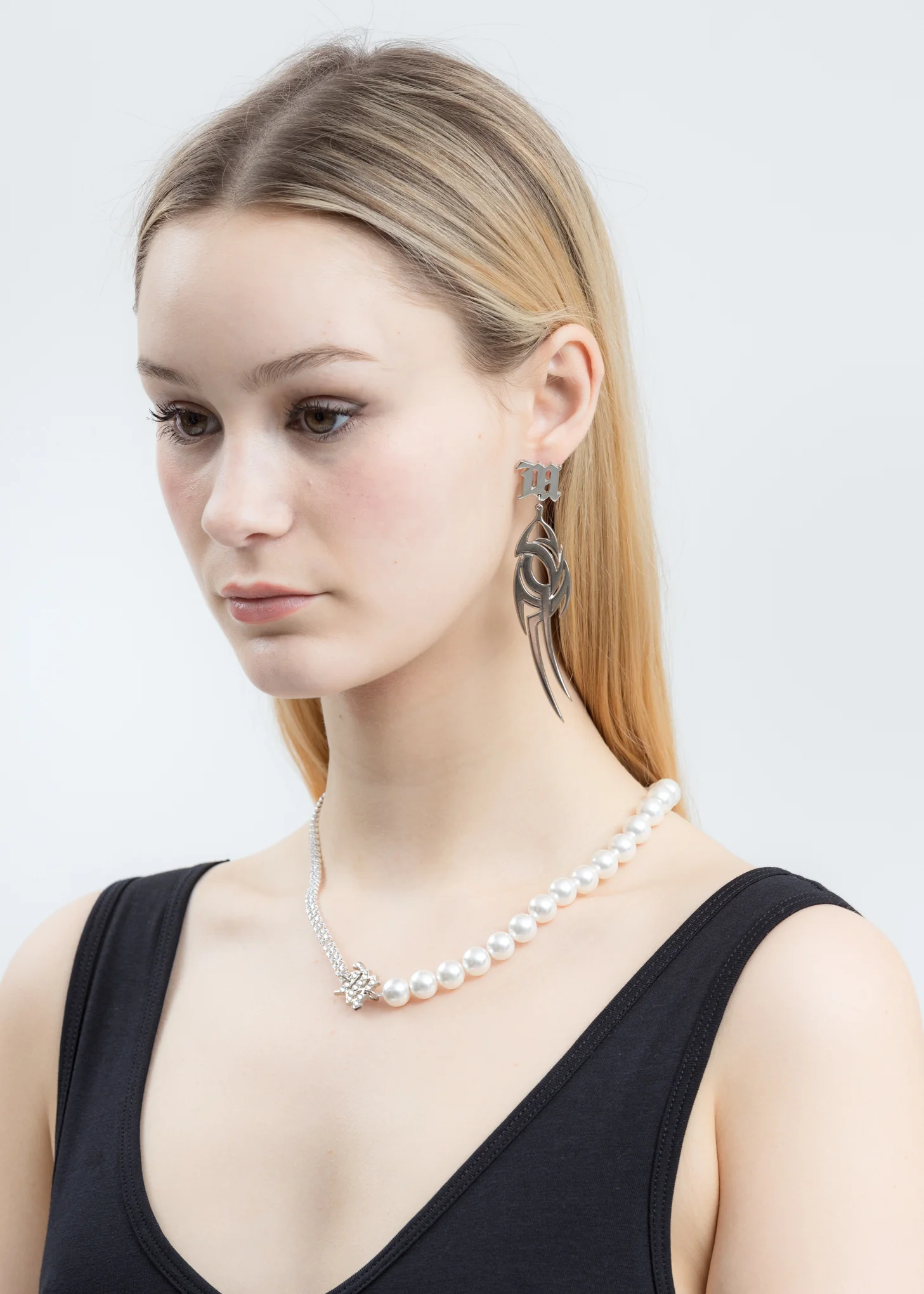 White Half Crystal and Pearl Necklace - Image 3