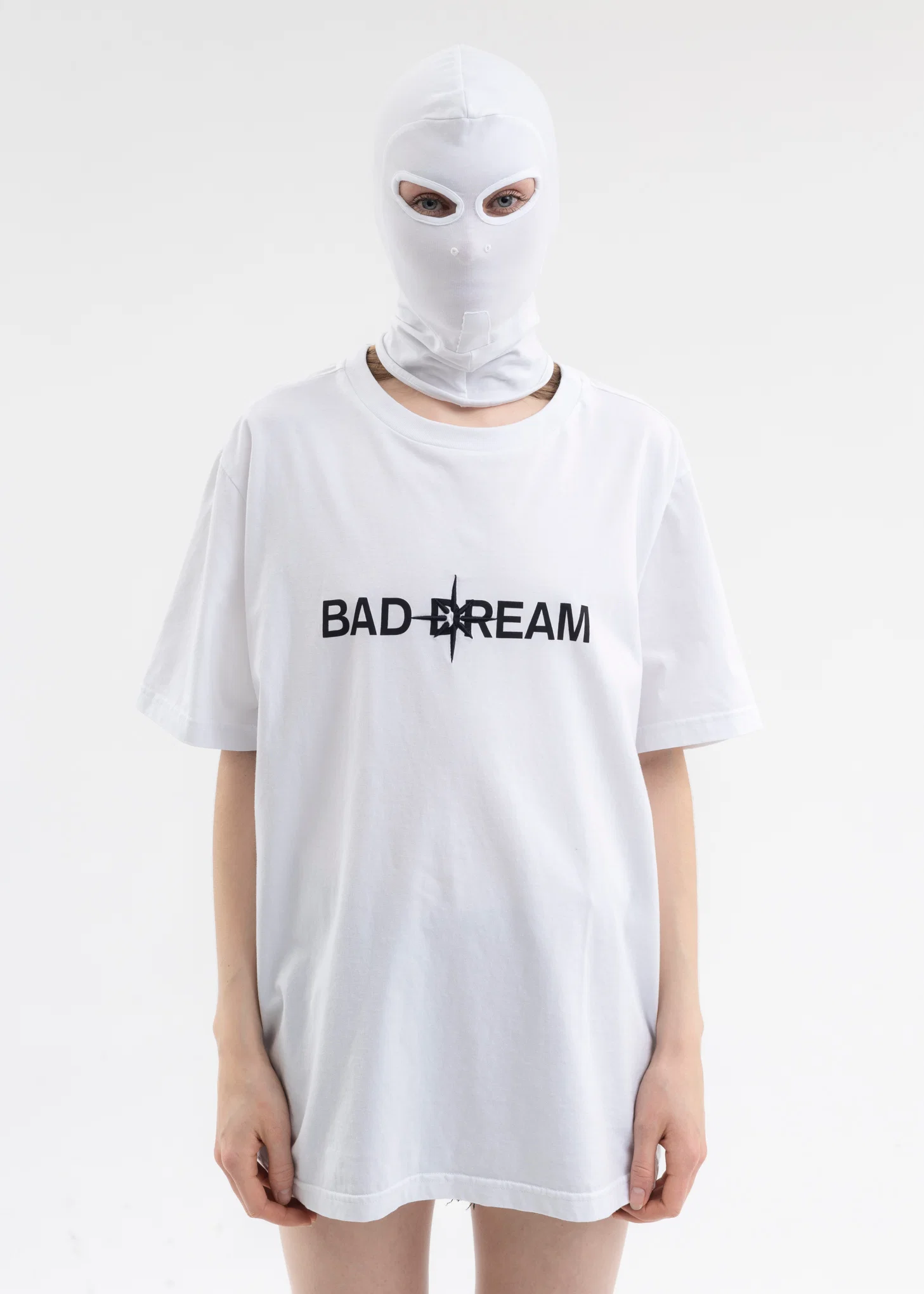 WHITE HOODED T-SHIRT