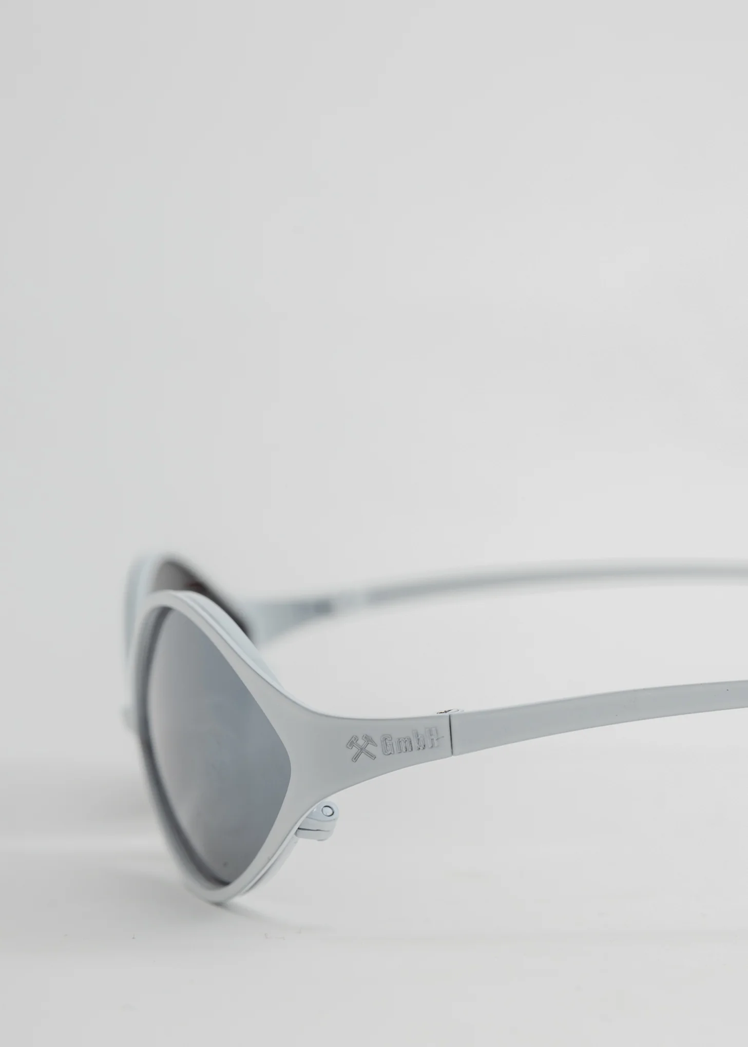 White Metal Sunglasses - Image 3