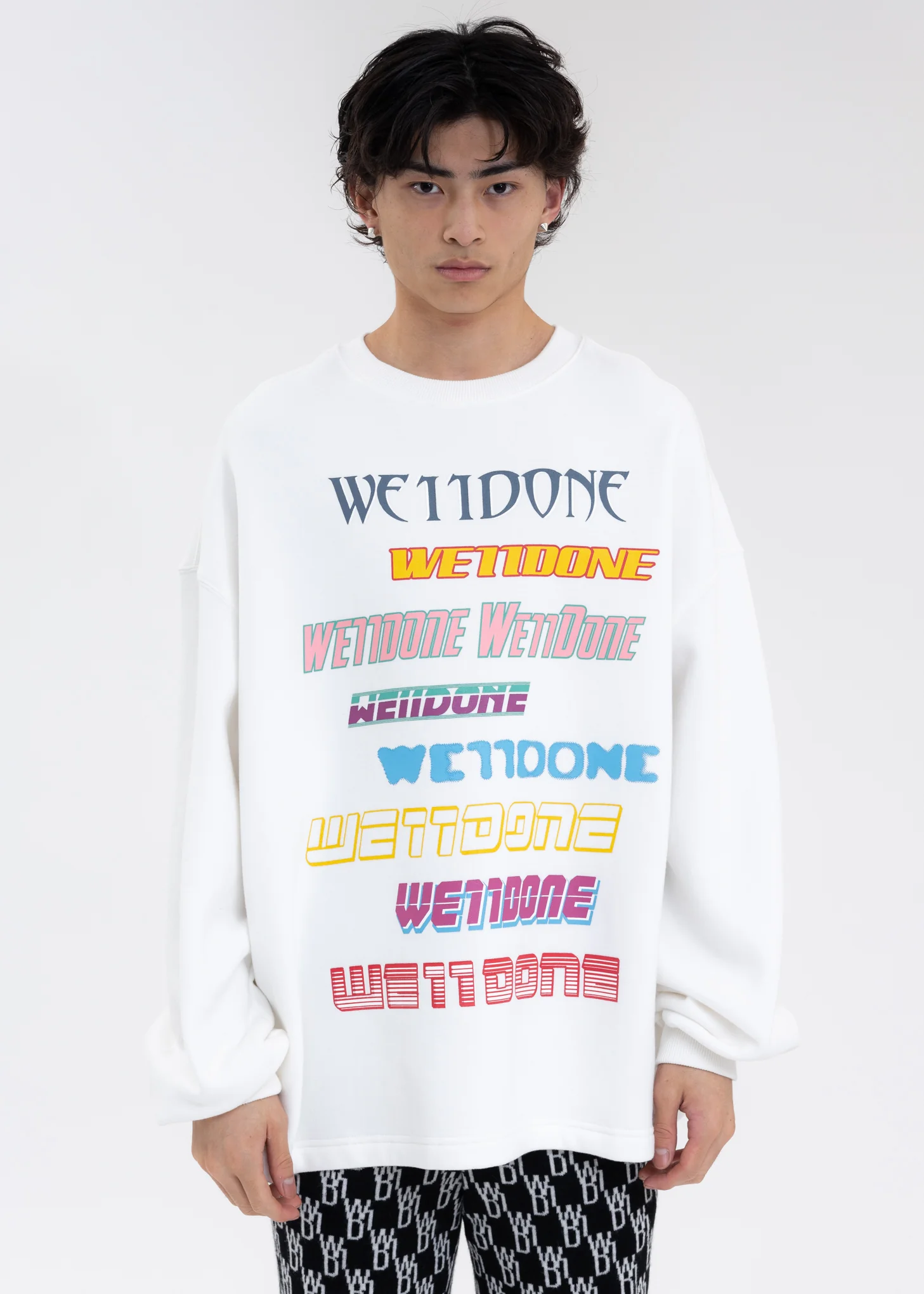 WHITE FRONT LOGO SWEATSHIRT
