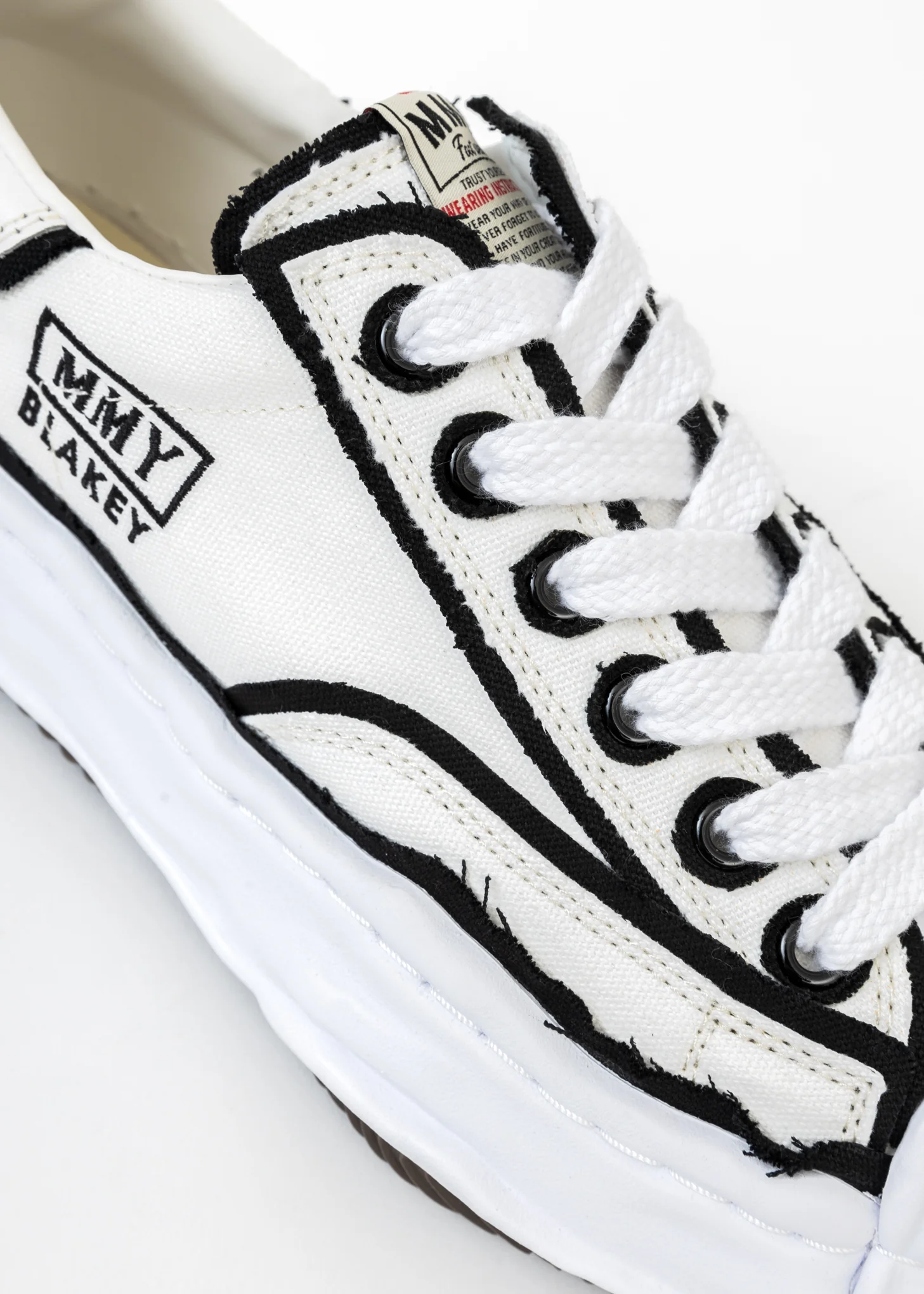 White Original Sole Double-Layered Canvas Low-Top Sneaker (BLAKEY LOW) - Image 3