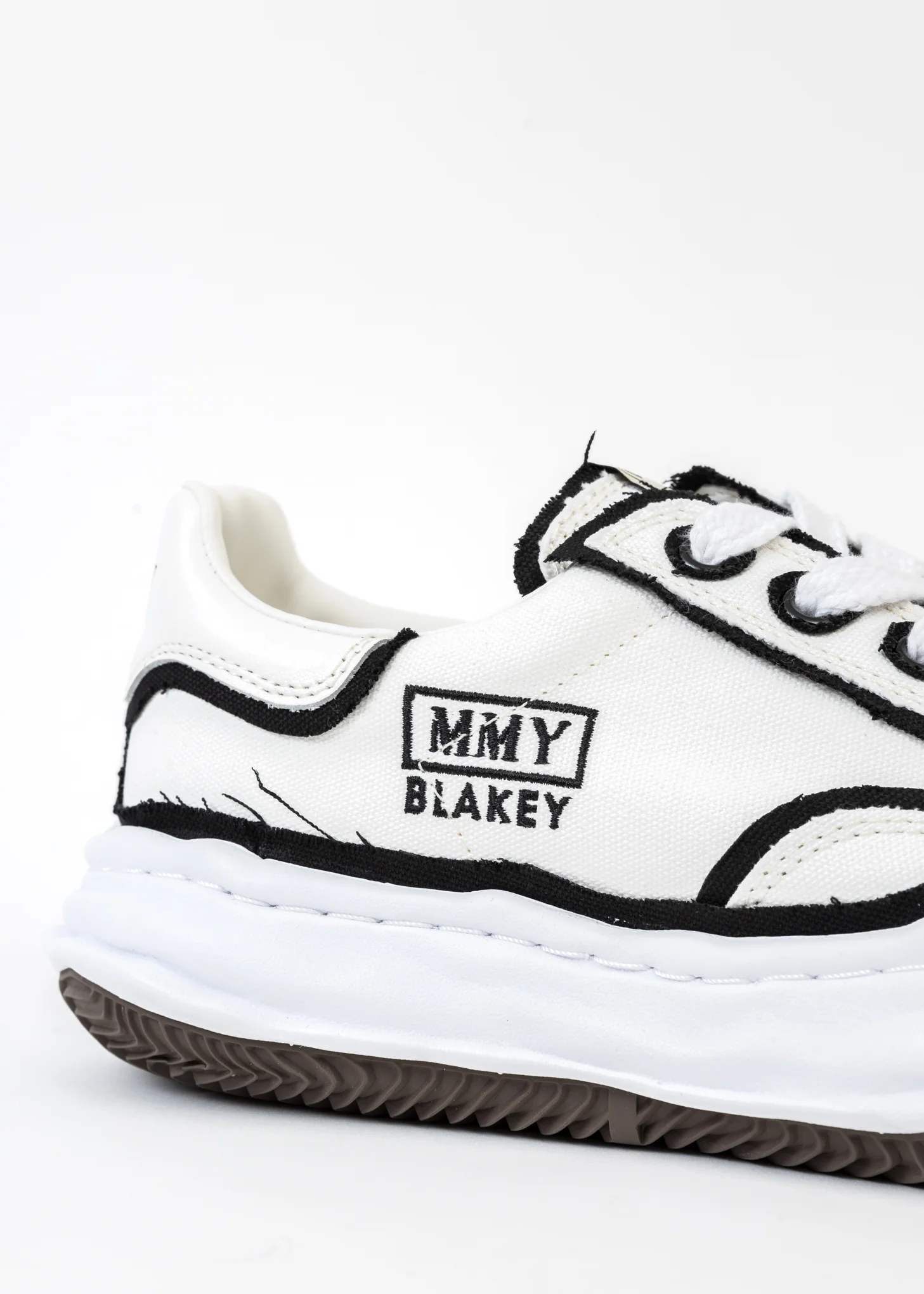 White Original Sole Double-Layered Canvas Low-Top Sneaker (BLAKEY LOW) - Image 7