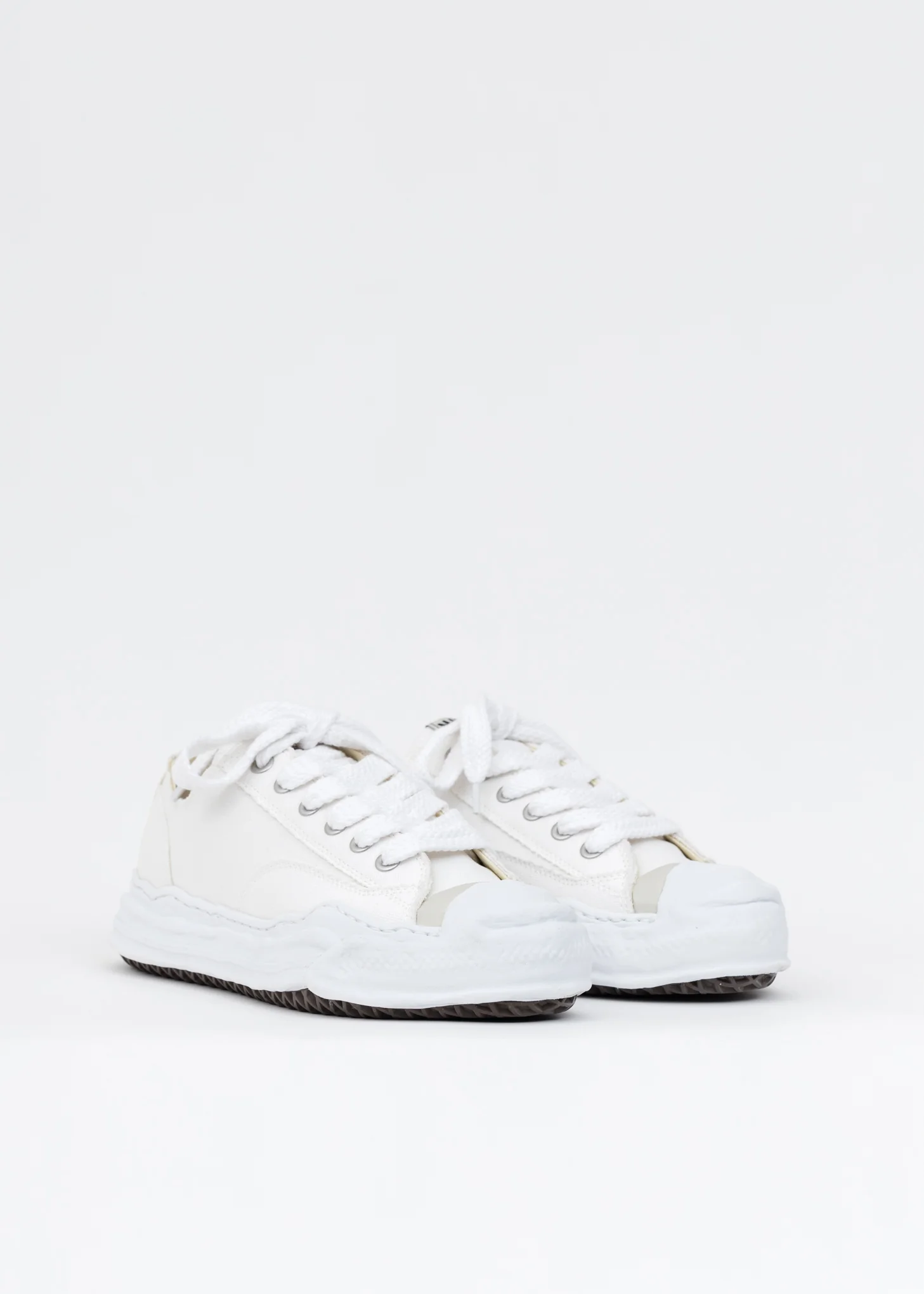 White Original Sole Toe Cap Canvas Lowcut Sneaker