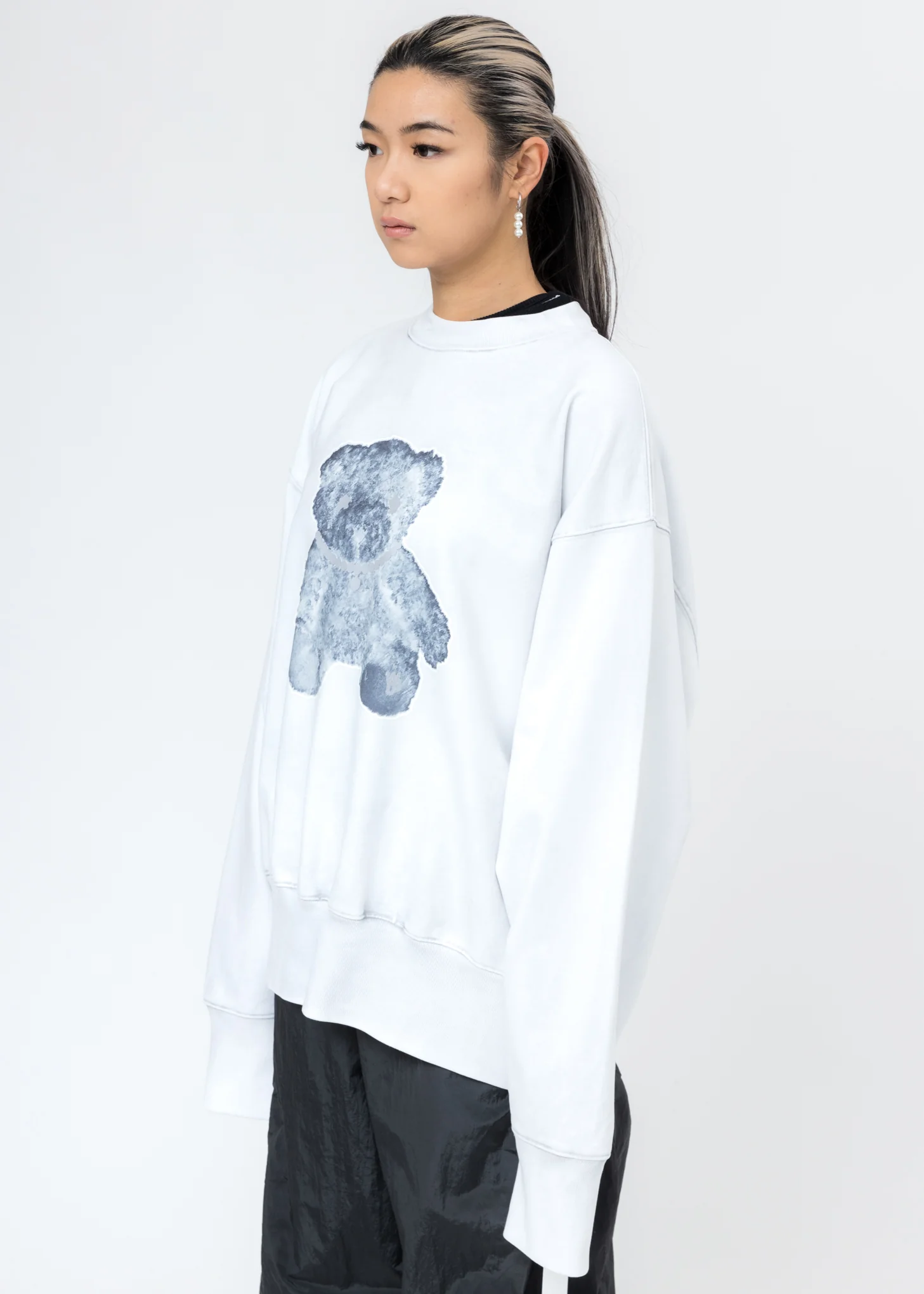 White Pearl Necklace Teddy Sweater (Reflect) - Image 5