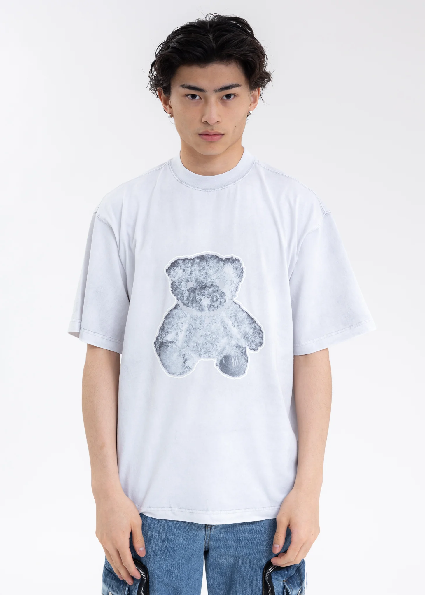 WHITE PEARL NECKLACE TEDDY T-SHIRT (REFLECTIVE)