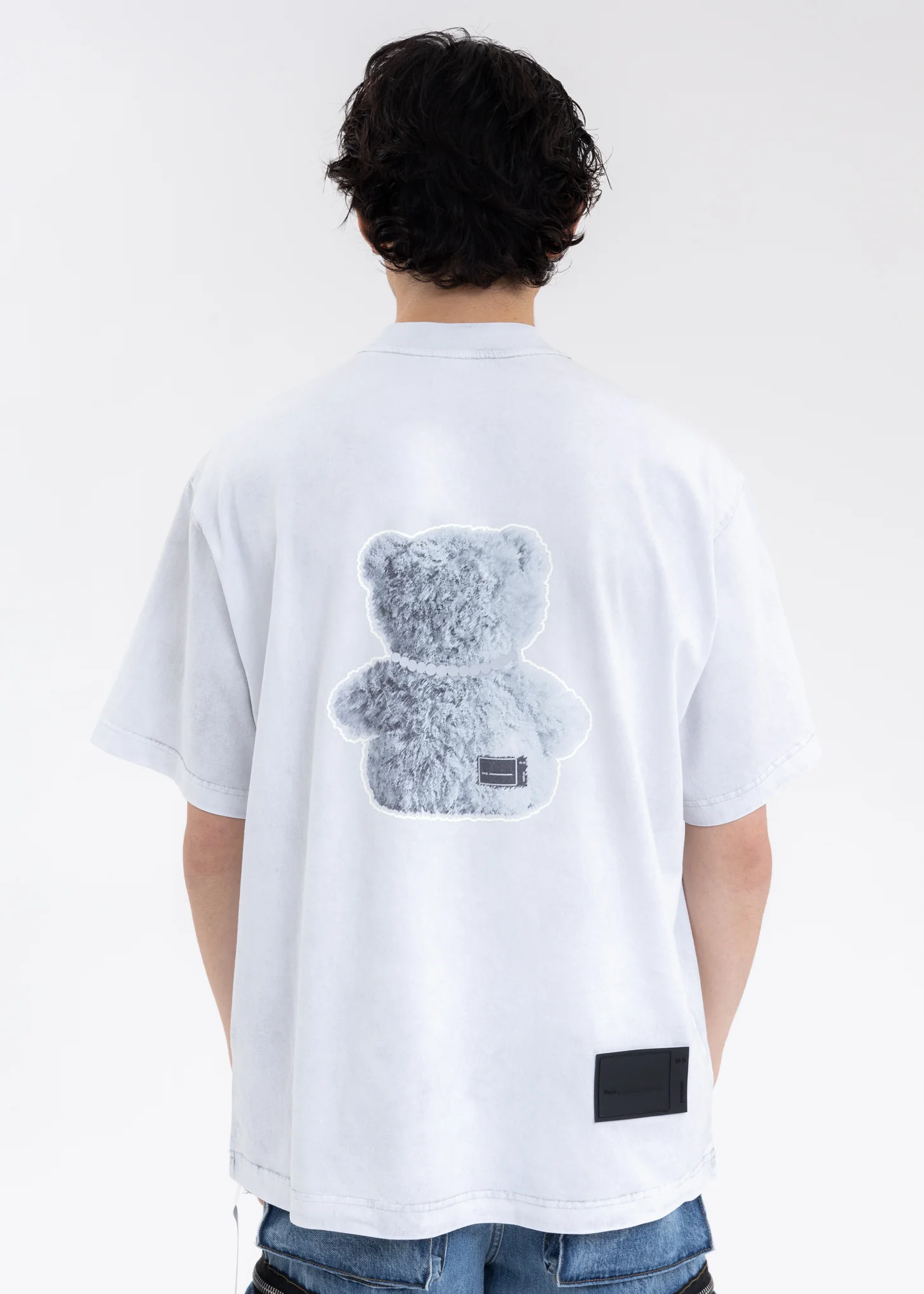 WHITE PEARL NECKLACE TEDDY T-SHIRT (REFLECTIVE) - Image 5