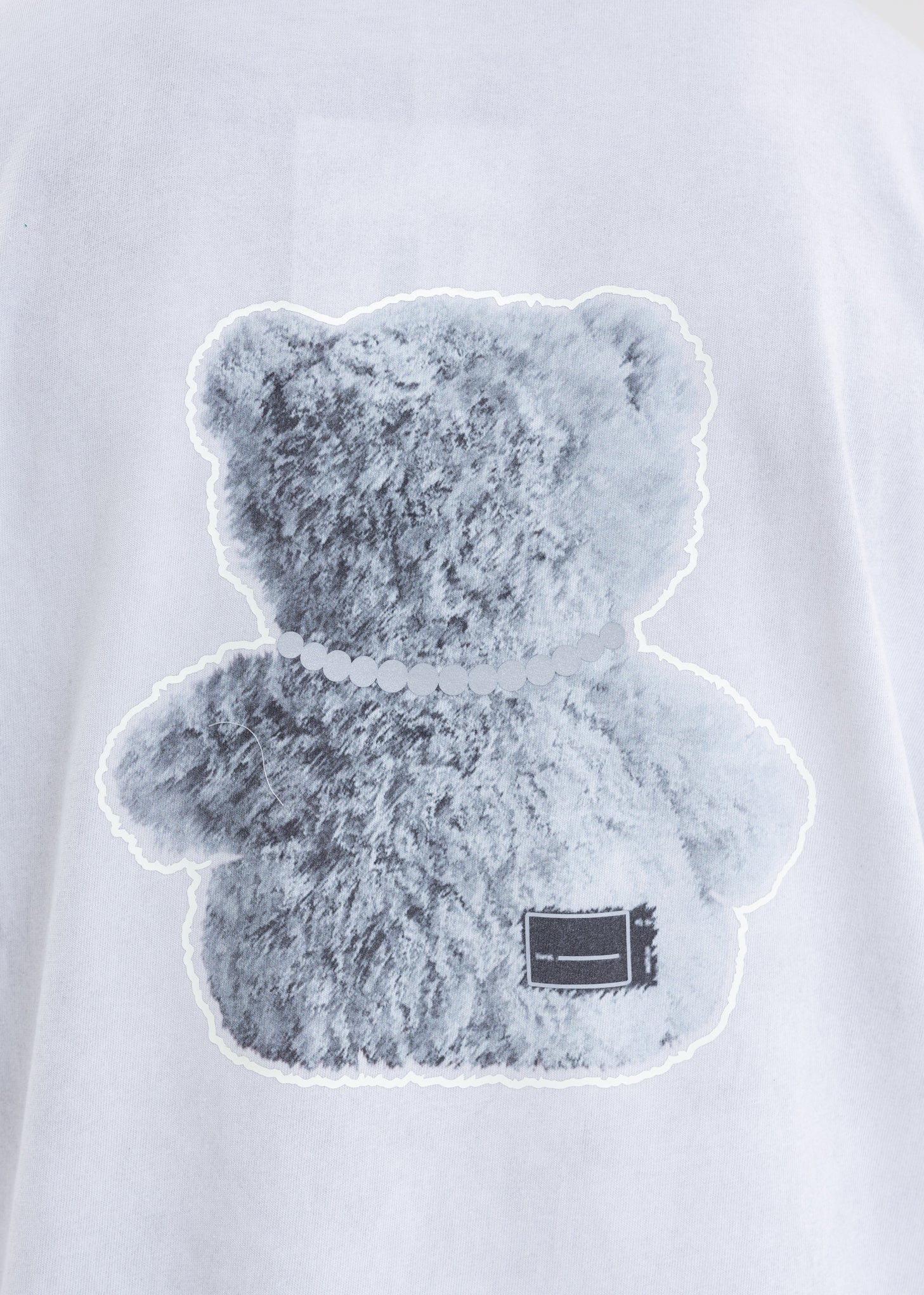 WHITE PEARL NECKLACE TEDDY T-SHIRT (REFLECTIVE) - Image 7