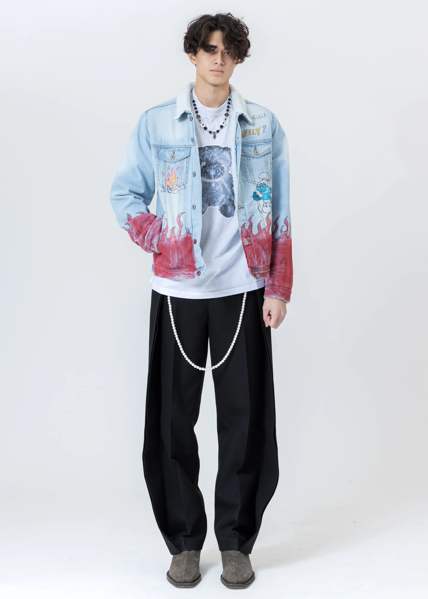 White Pearl Necklace Teddy T-Shirt (Reflect) - Image 7