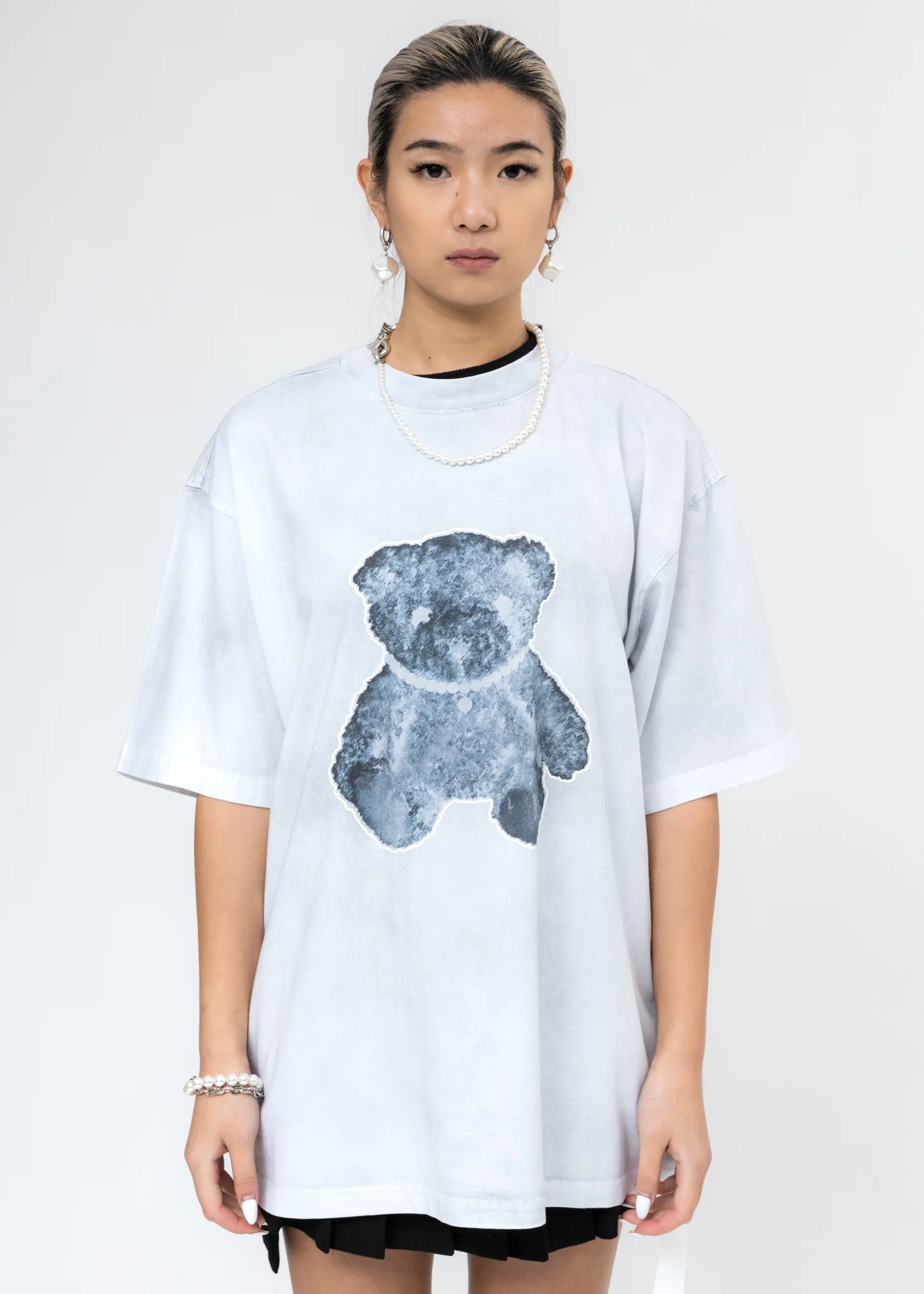 White Pearl Necklace Teddy T-Shirt (Reflect)