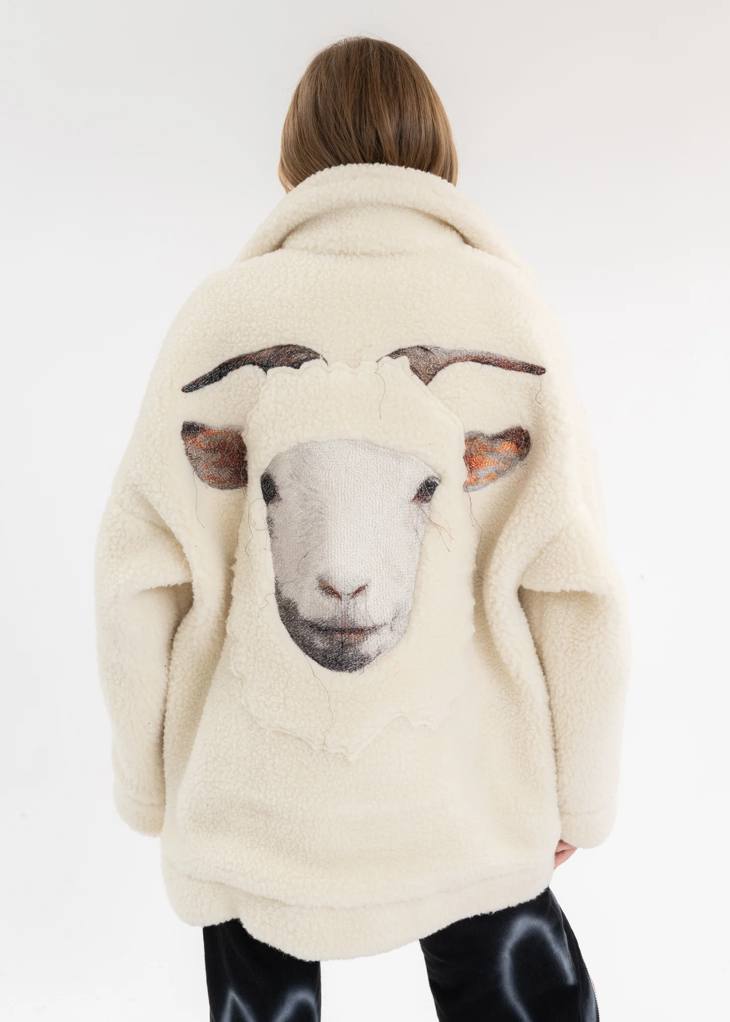 White PHOTO STITCH EMBROIDERY FUR JACKET - Image 2