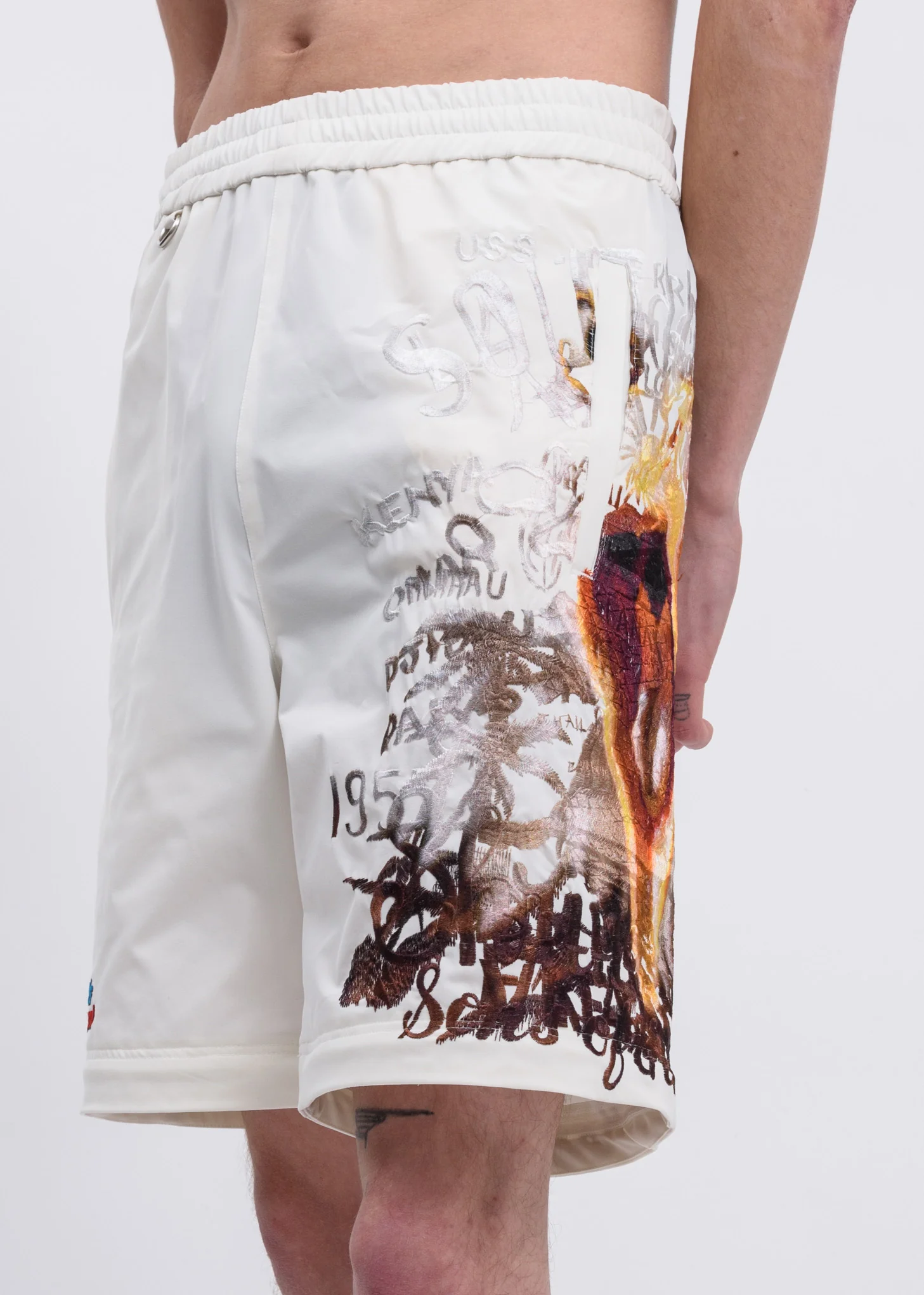 White Printed Chaos Embroidery Two Way Pants - Image 8