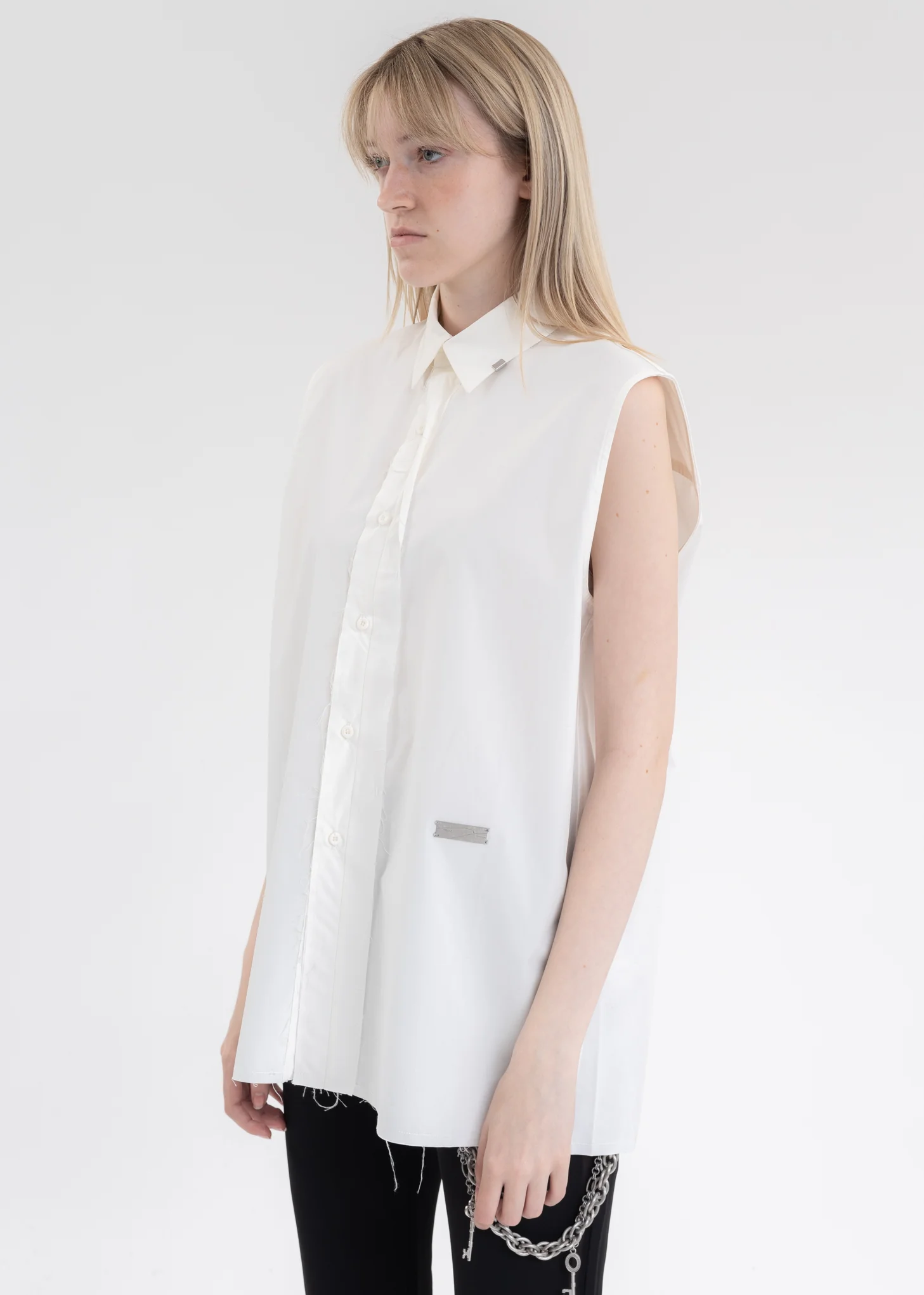 White Raw Edge Sleeveless Shirt - Image 3