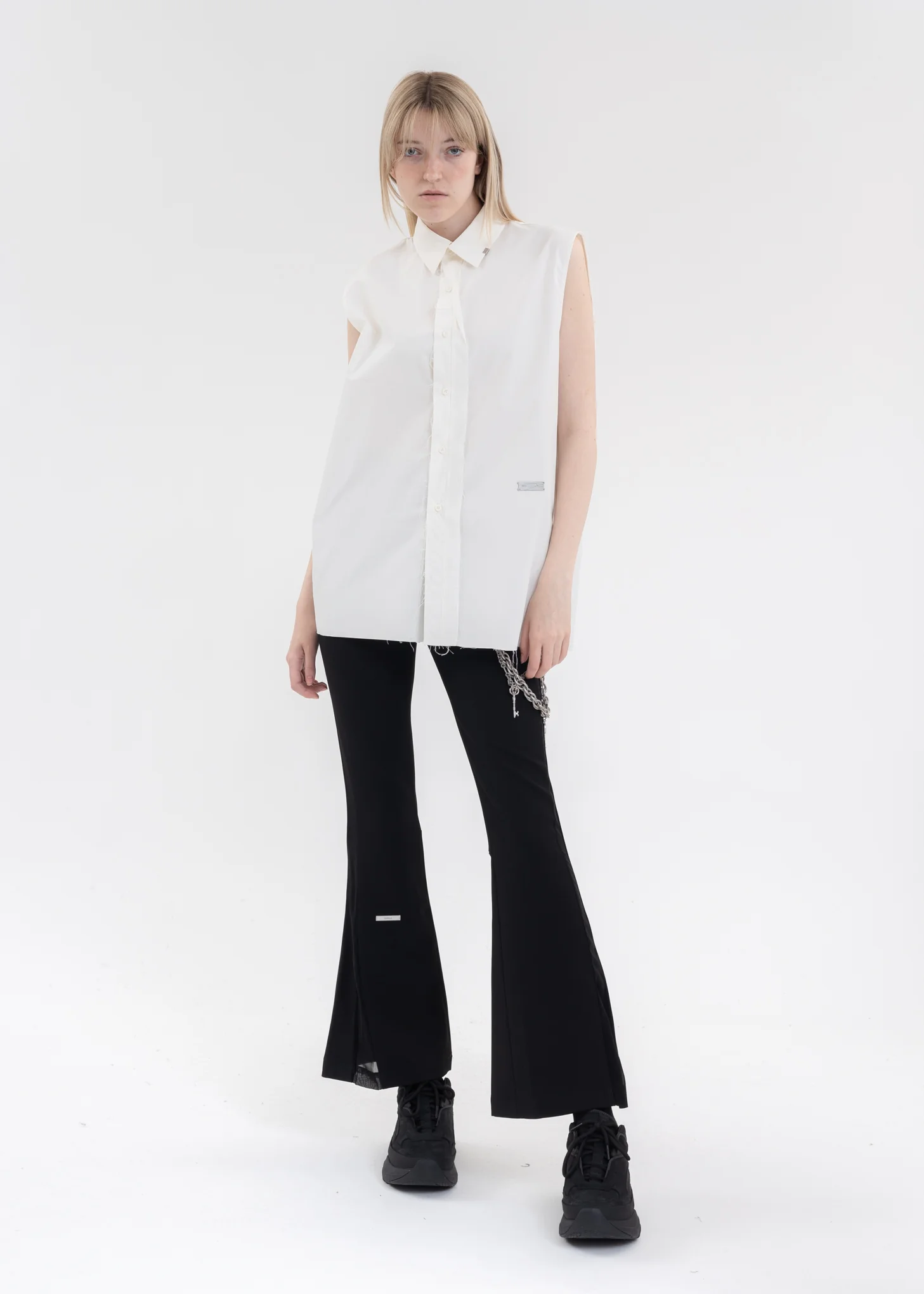 White Raw Edge Sleeveless Shirt - Image 5