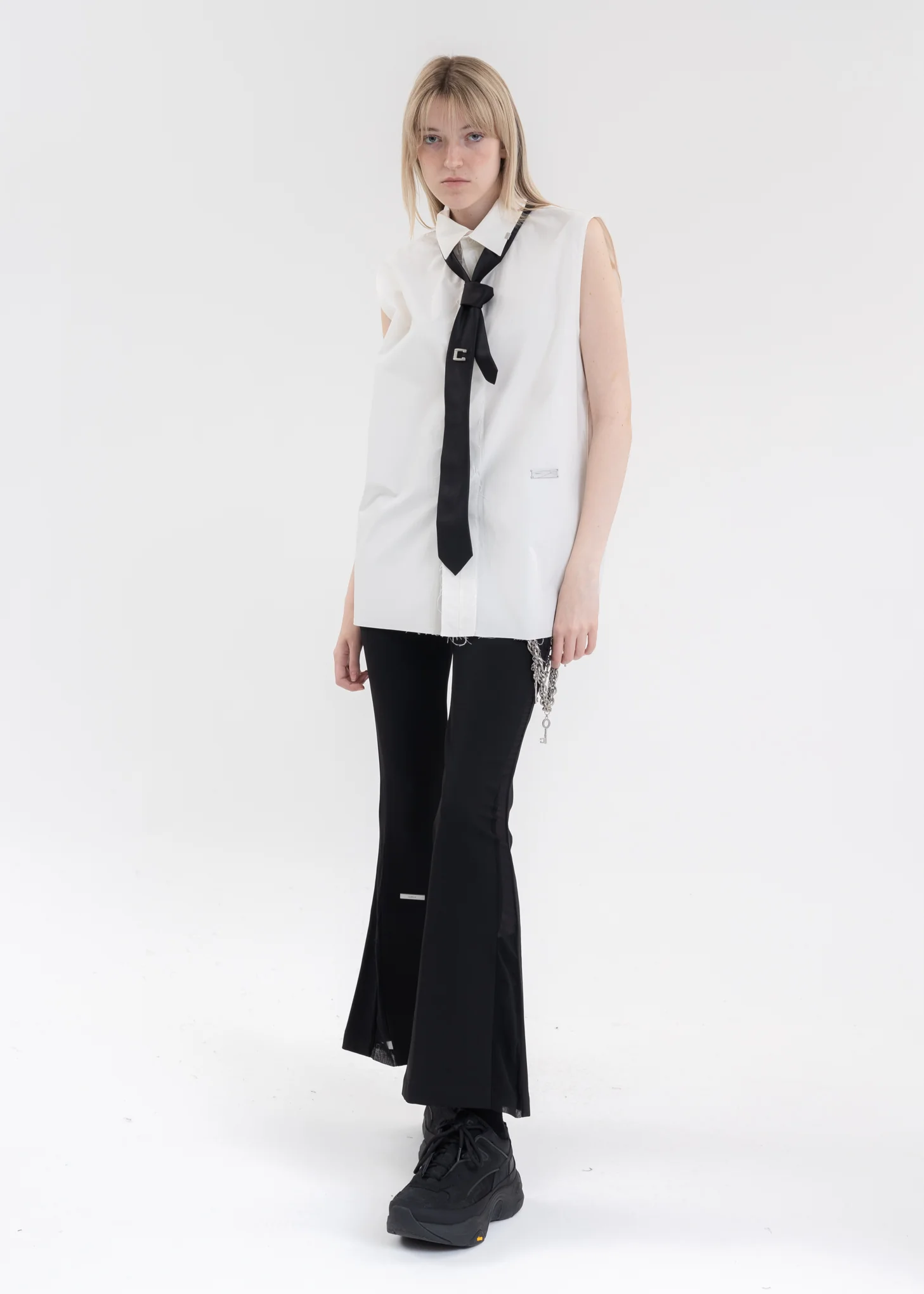 White Raw Edge Sleeveless Shirt - Image 6