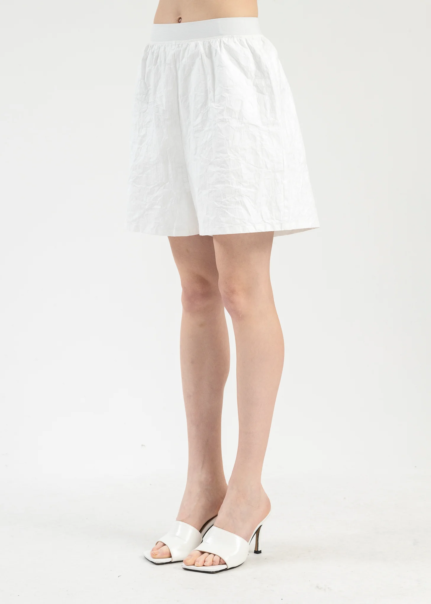 White Relax Crinkled Short - Image 3