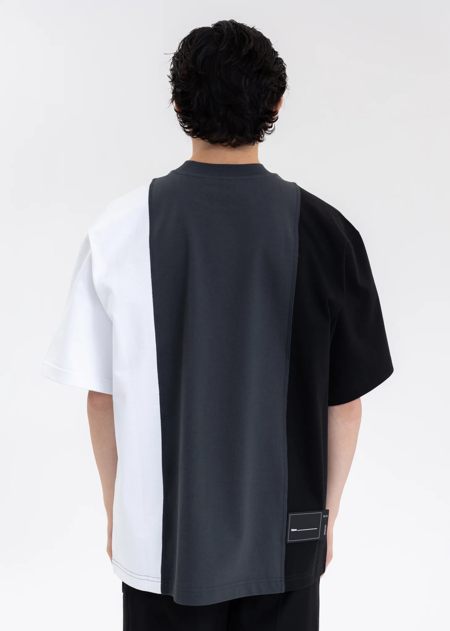 WHITE REMAKE 3 PANEL REFLECTIVE LOGO T-SHIRT - Image 3