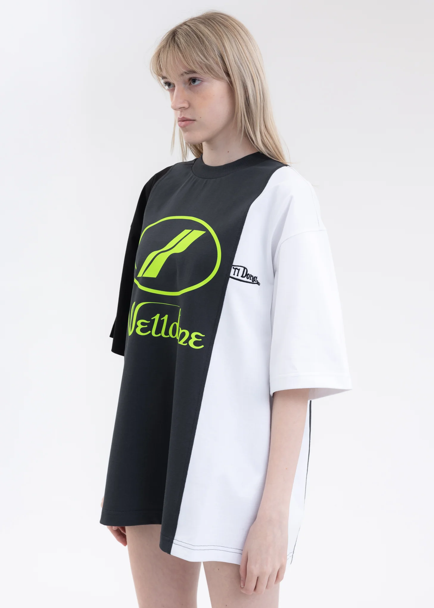 WHITE REMAKE 3 PANEL REFLECTIVE LOGO T-SHIRT - Image 2