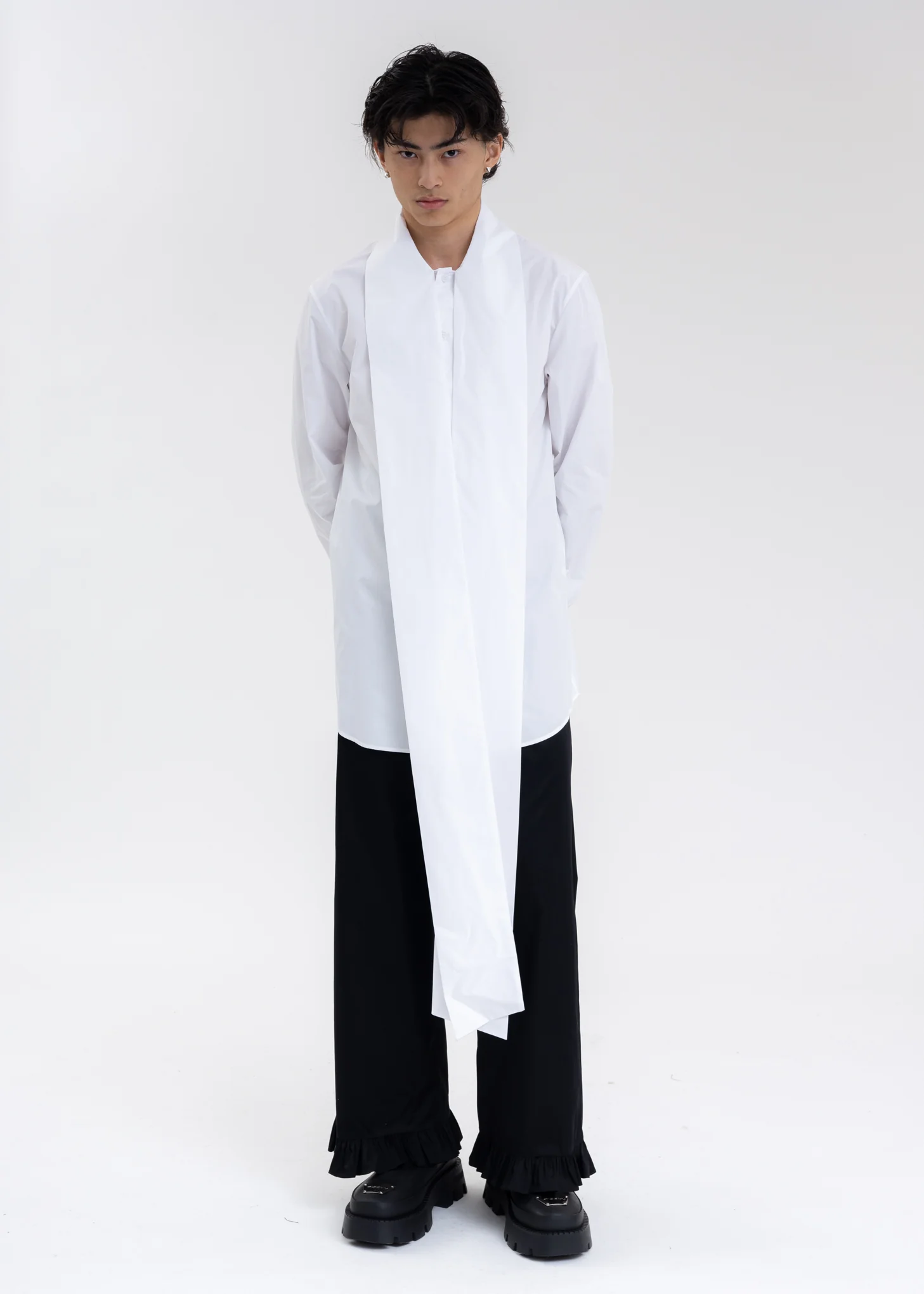 WHITE RIBBON COLLAR SHIRT - Image 2