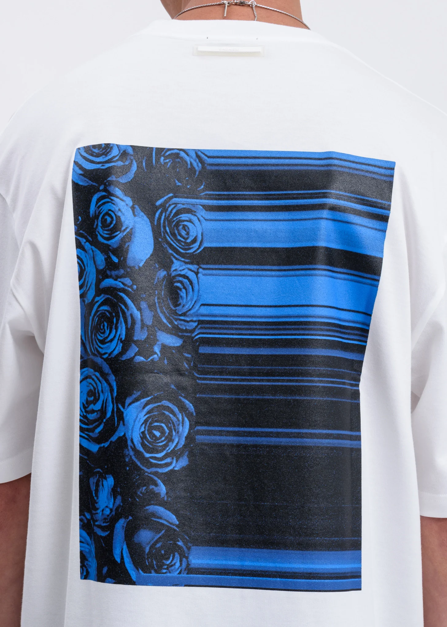 White Rose Print T-shirt - Image 4