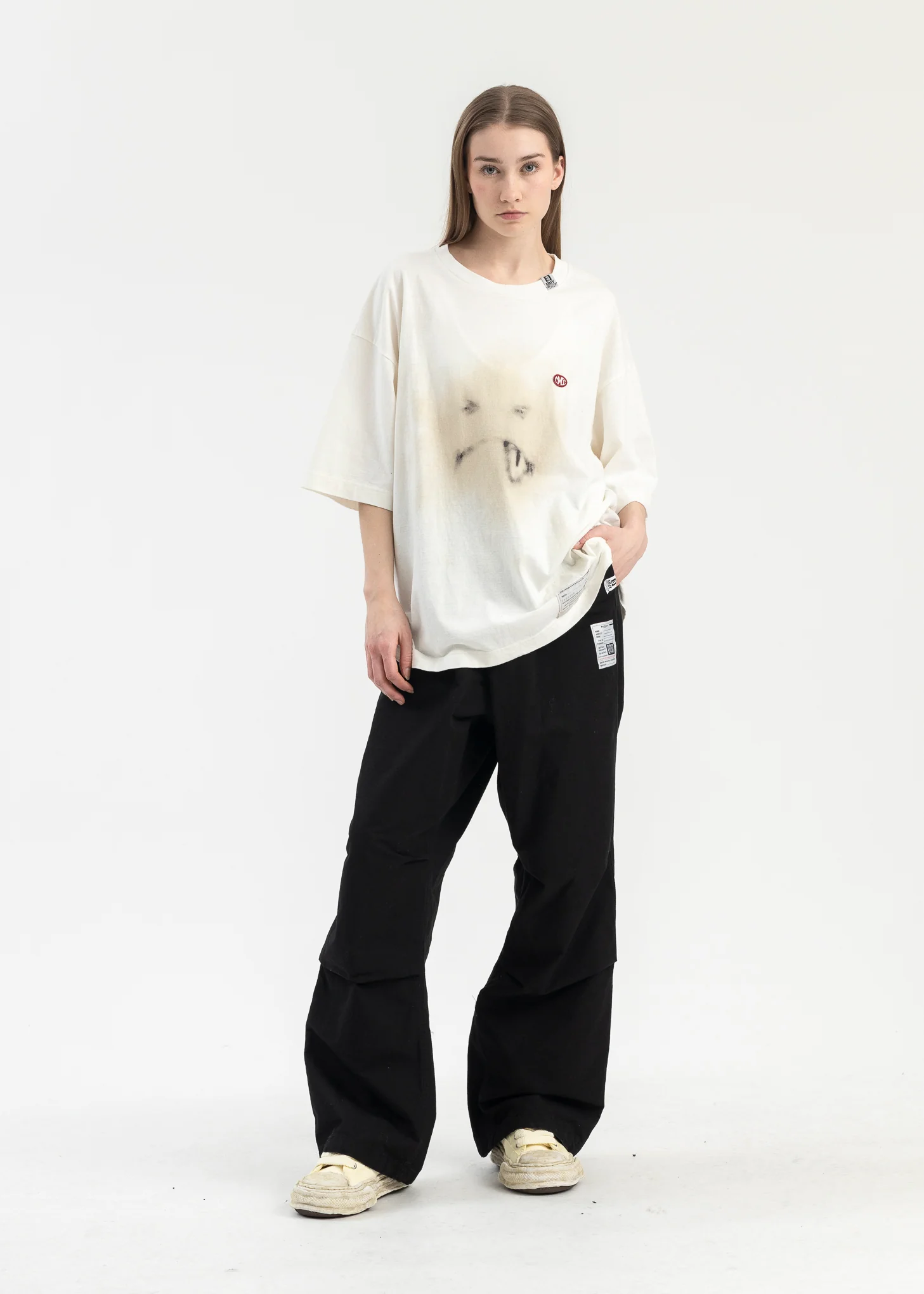 WHITE SMILY FACE PRINTED TEE 2 - Image 5