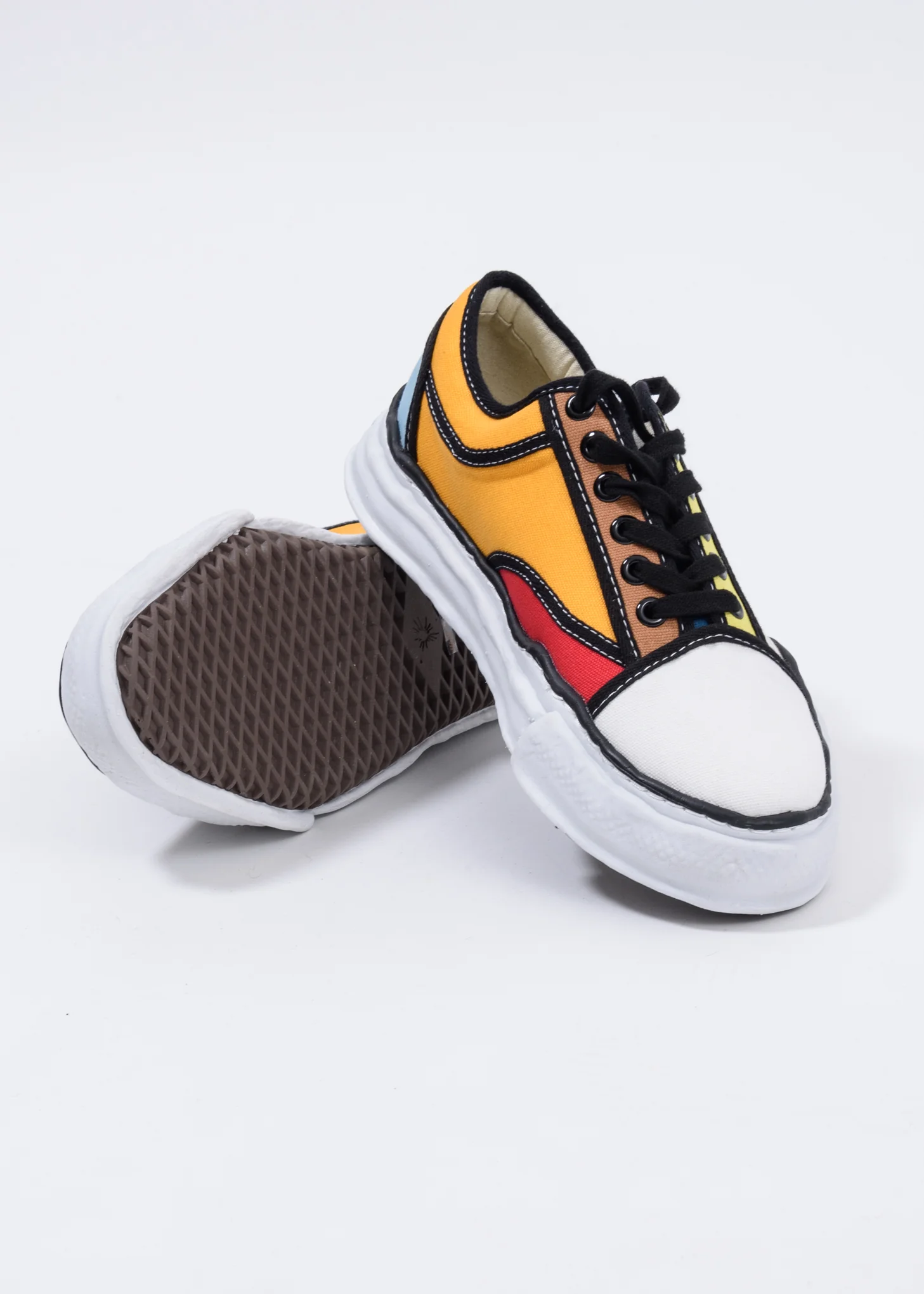 Multi Trick Detail  Original Sole Low Cut Sneaker - Image 3