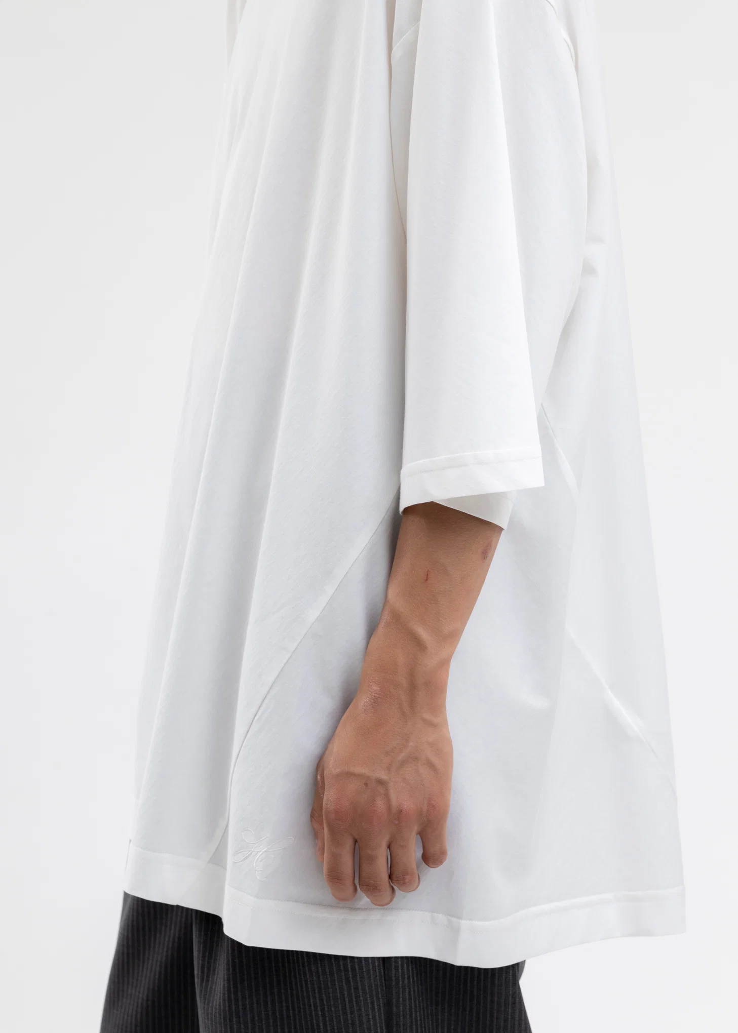 White Twisted T-Shirt - Image 4