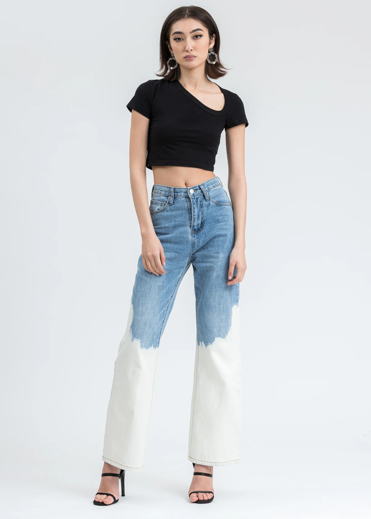 Black V-Neck Cropped T-Shirt - Image 5