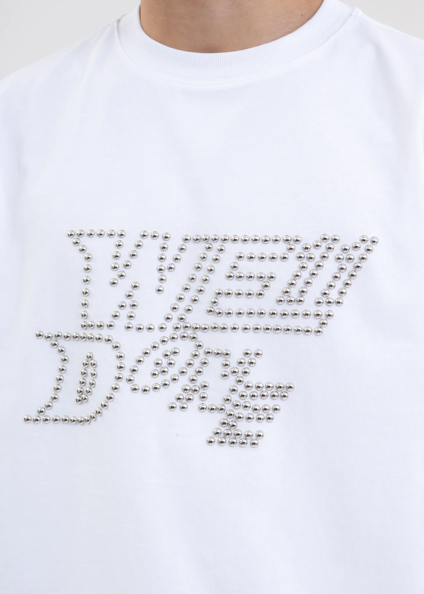 WHITE WE1DONE NEW LOGO T-SHIRT - Image 4