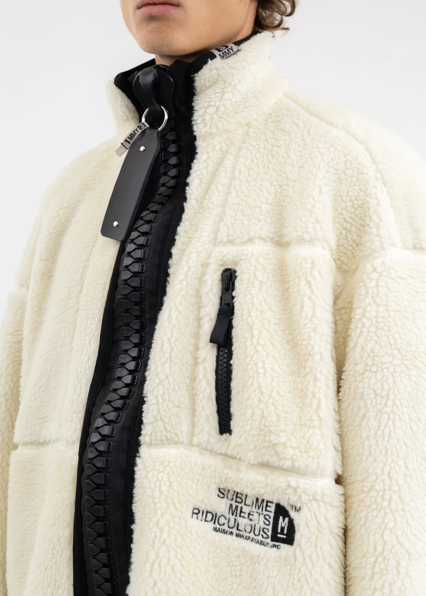 White Wide Back Boa Blouson - Image 4