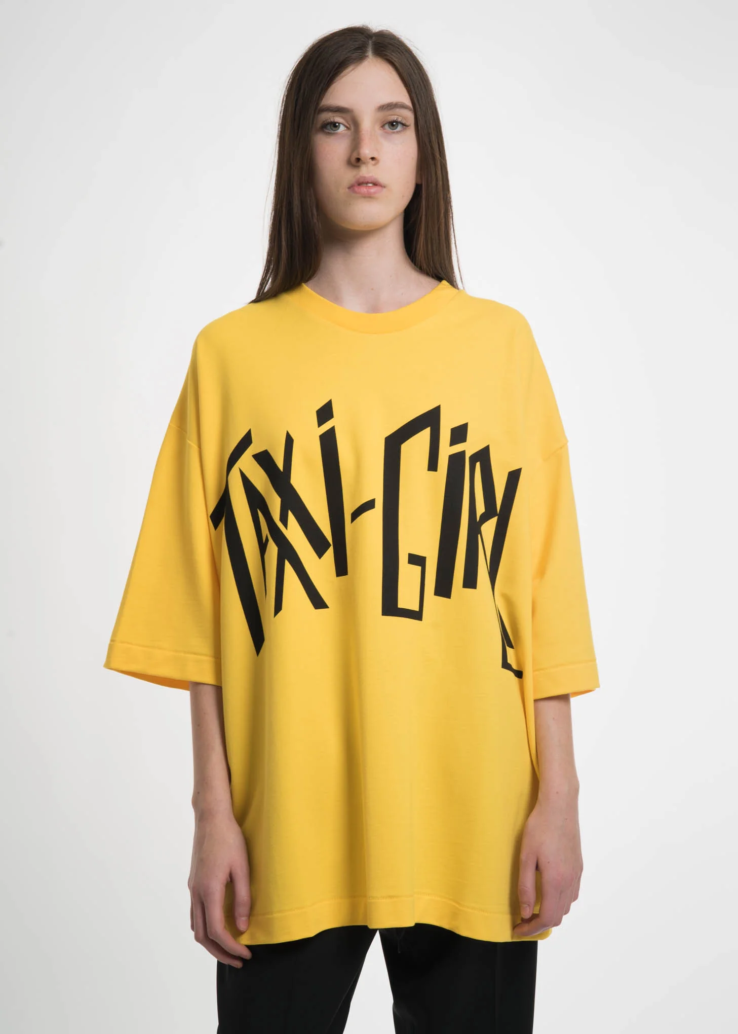 Yellow Desert Taxi Girl - Image 2